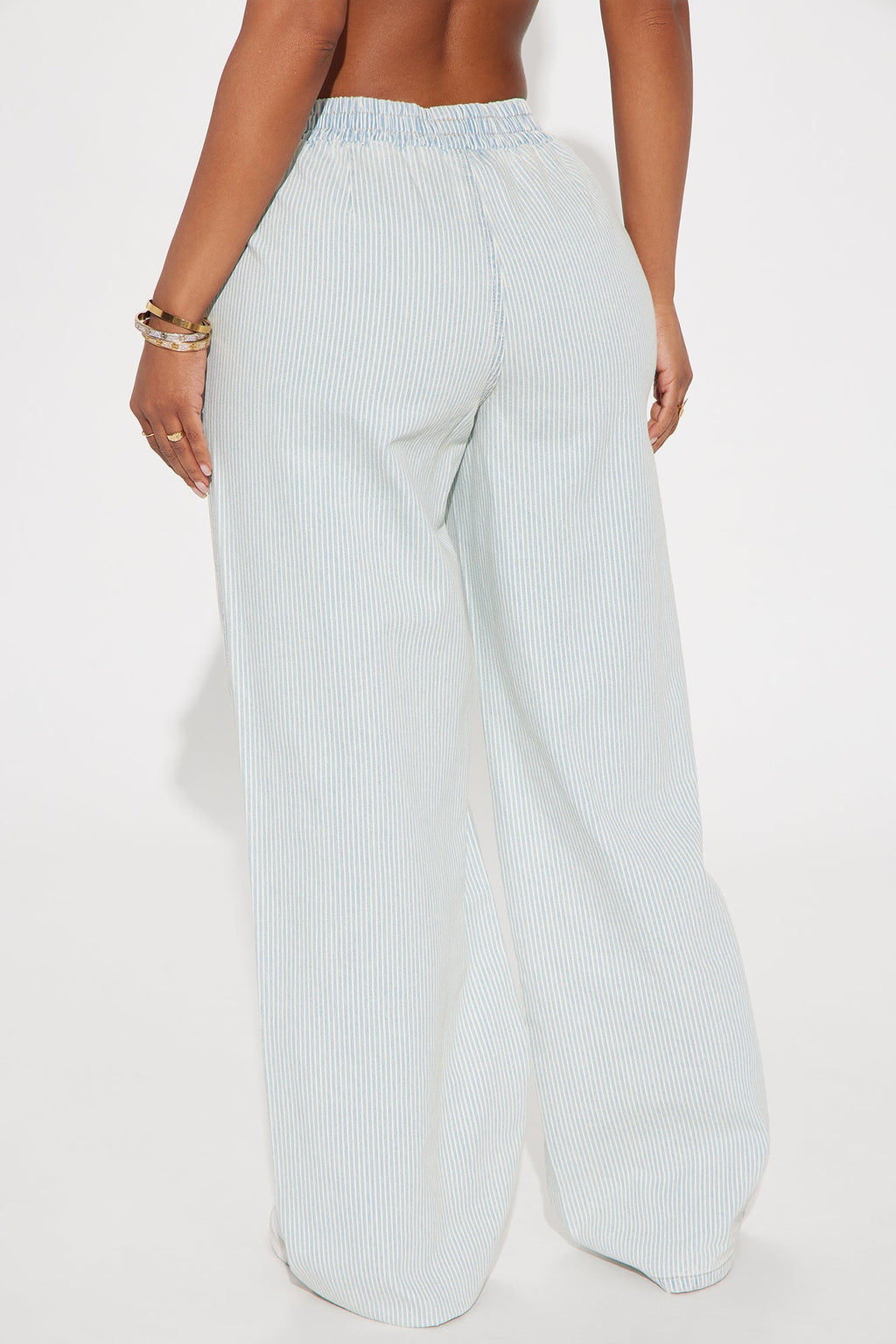 On My Way Out Baggy Relaxed Jeans - Light Wash