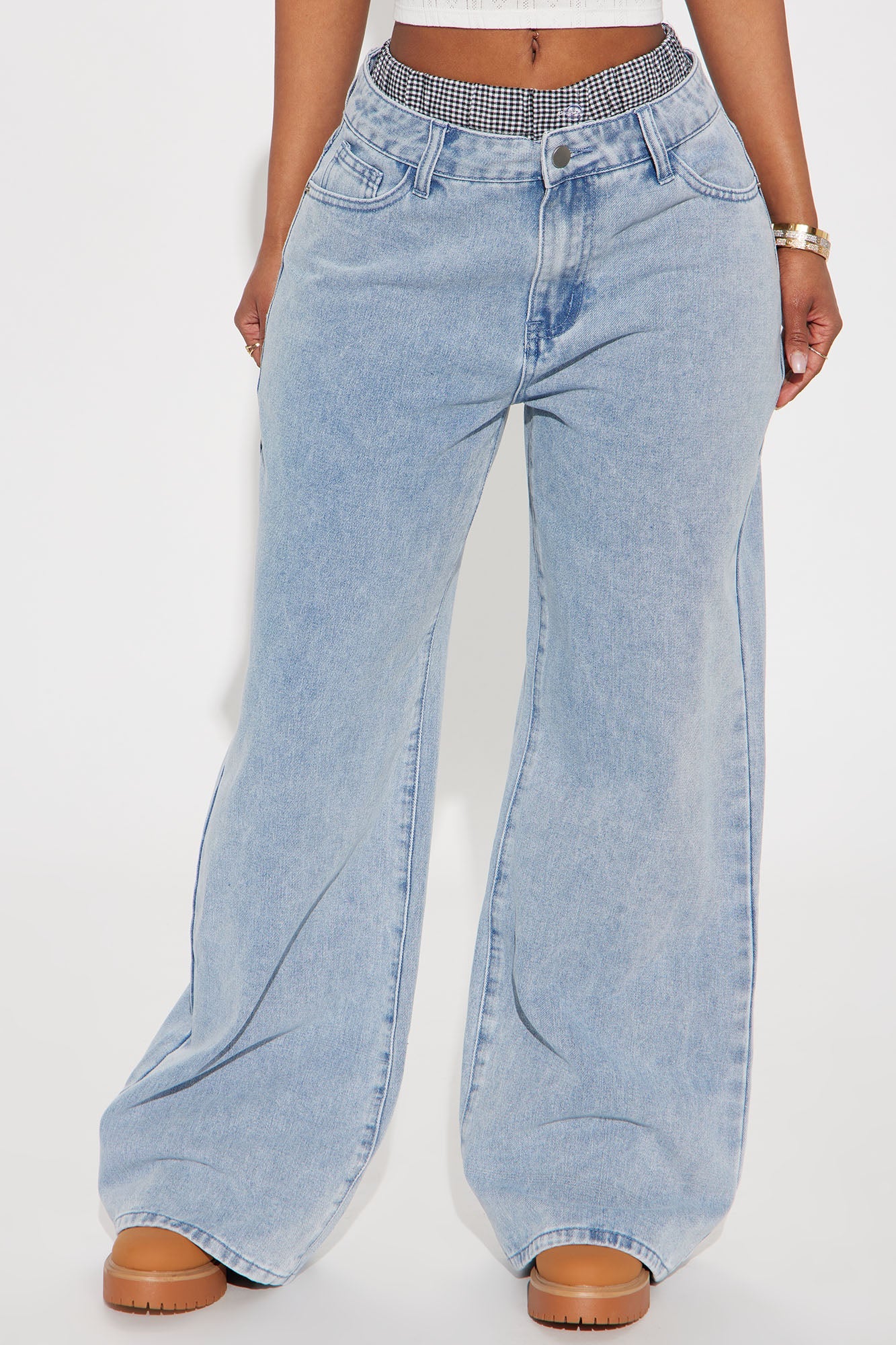 On Point Boxer Wide Leg Jeans - Light Wash