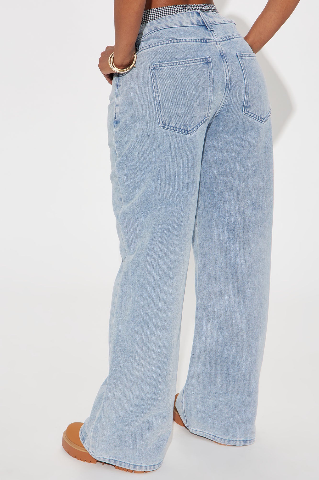 On Point Boxer Wide Leg Jeans - Light Wash