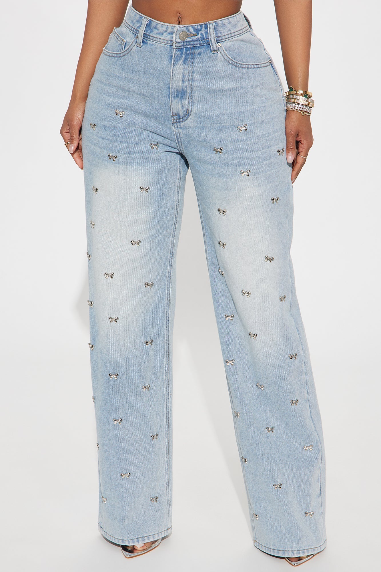 Emery Embellished Bow Straight Leg Jeans - Light Wash