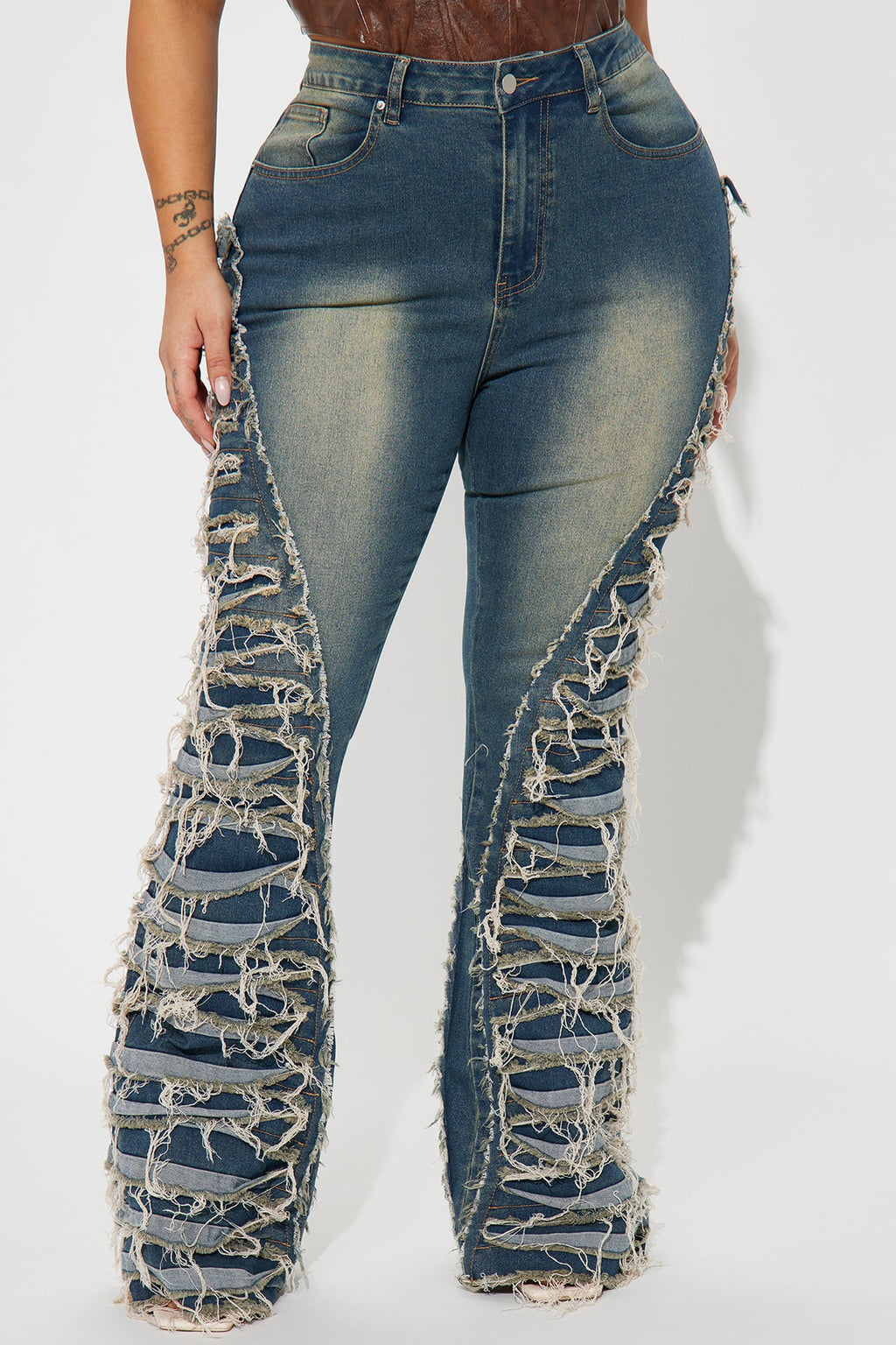 Feeling Brand New Tinted Flare Jeans - Medium Wash