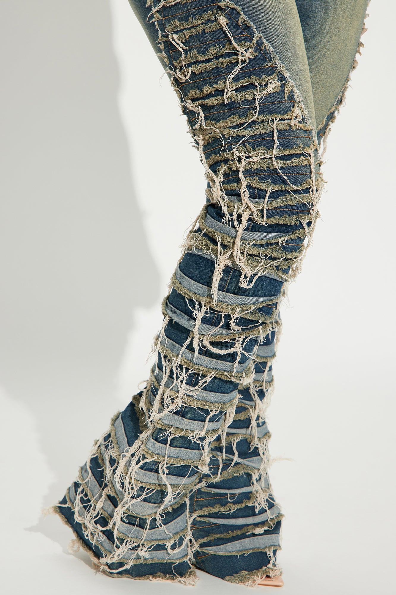 Feeling Brand New Tinted Flare Jeans - Medium Wash