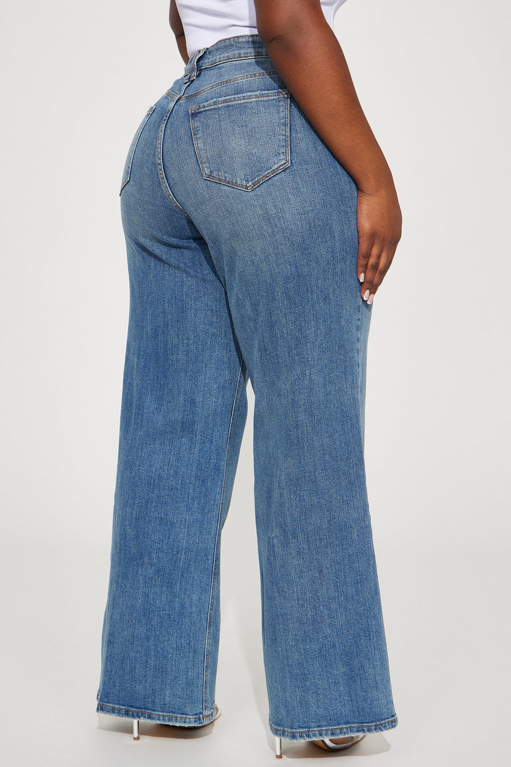 Stick To It Baggy Jeans - Medium Wash