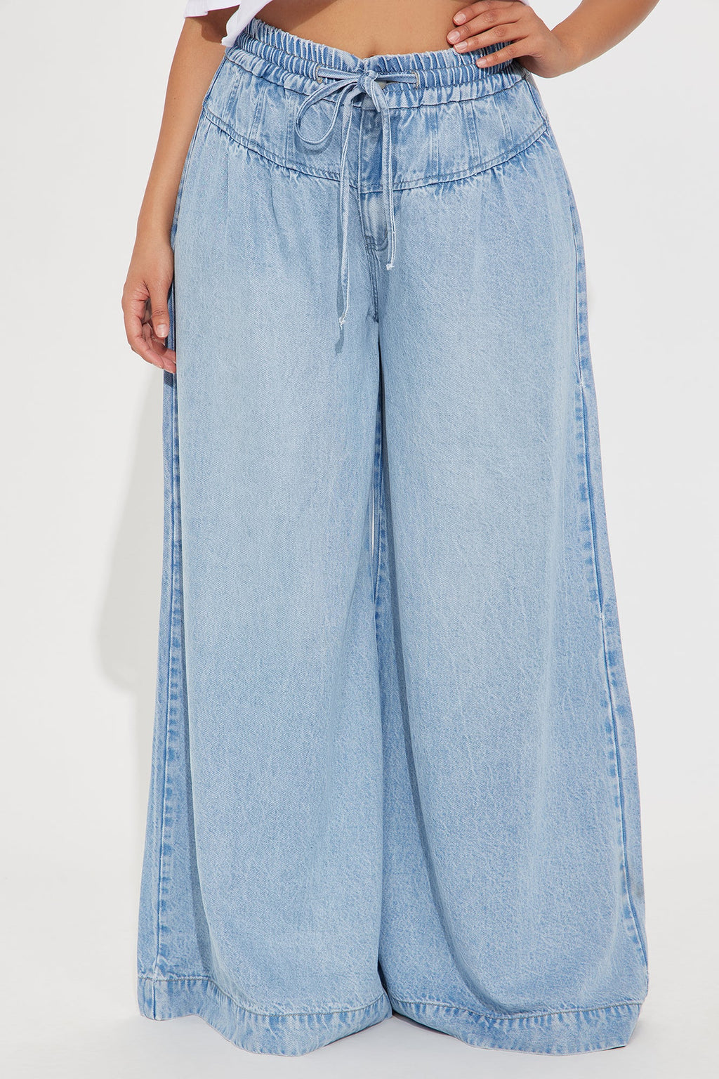 Shaylene Tie Waist wide Leg Jeans - Light Wash
