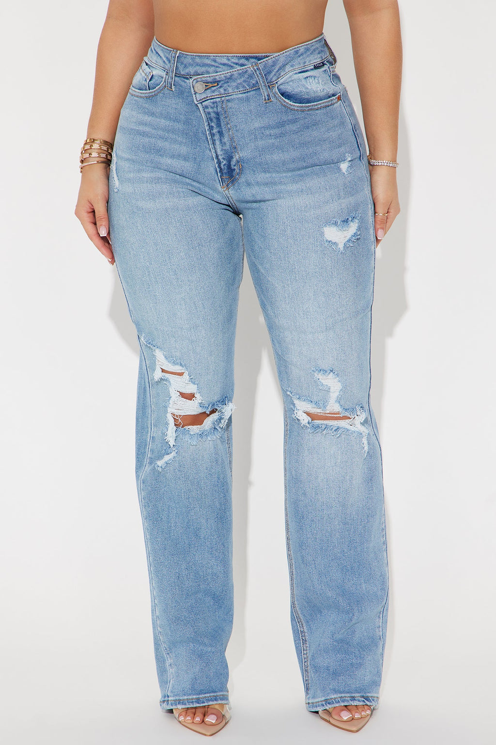 Iconic Crossover Straight Leg Jeans - Light Wash