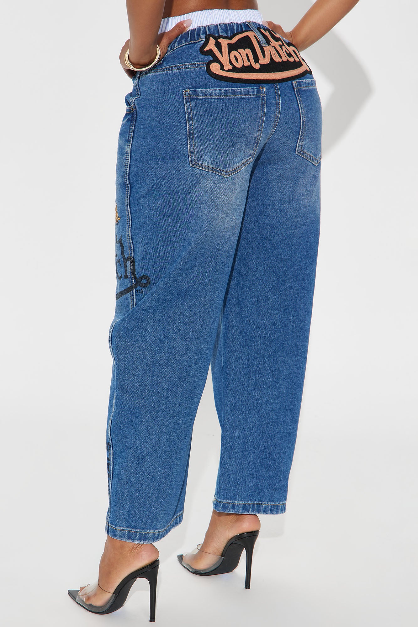 Von Dutch Boxer Barrel Leg Jeans - Medium Wash