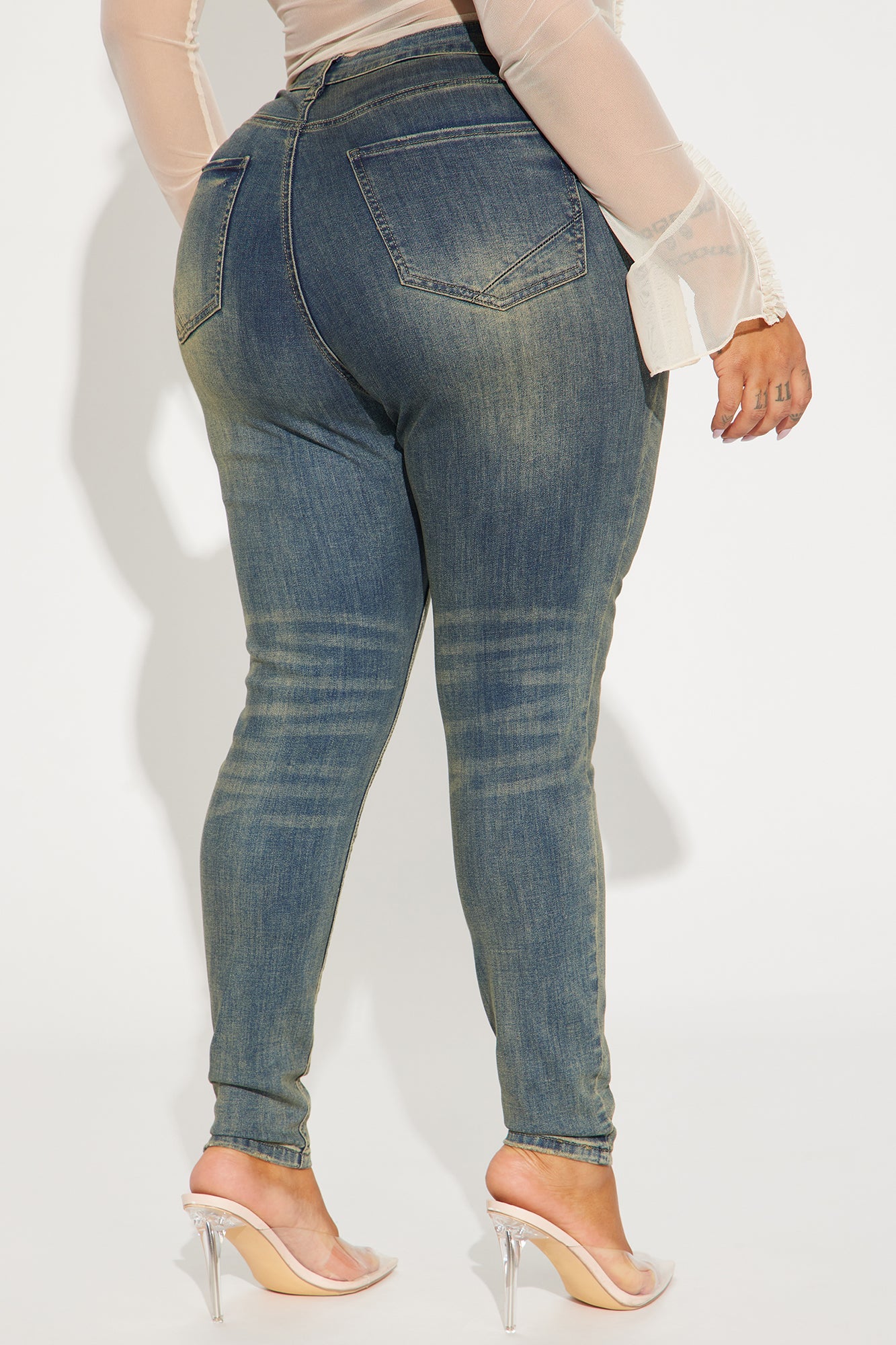 Isla Sculpting Skinny Jeans - Medium Wash