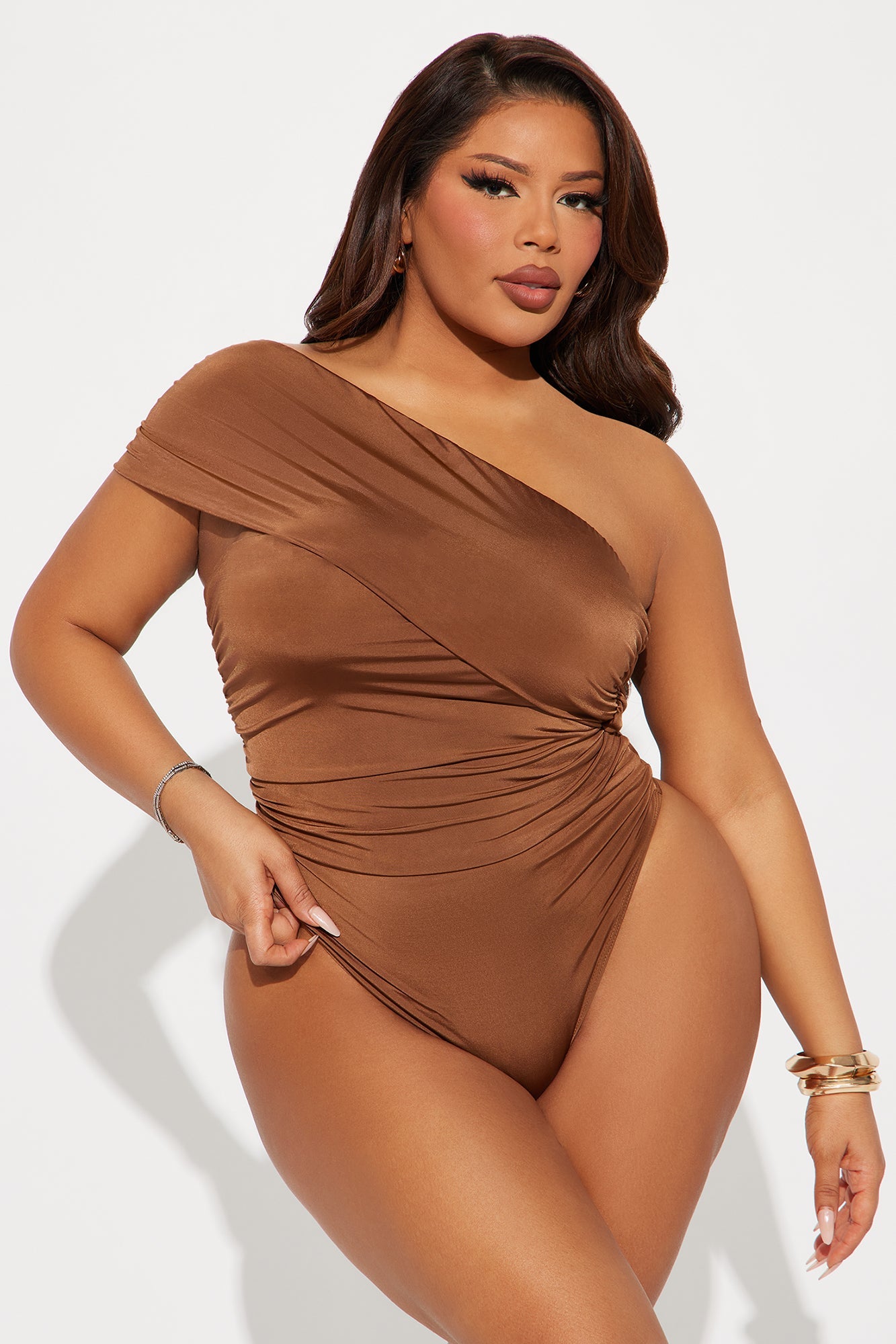 Reese Off Shoulder Ruched Bodysuit - Chocolate