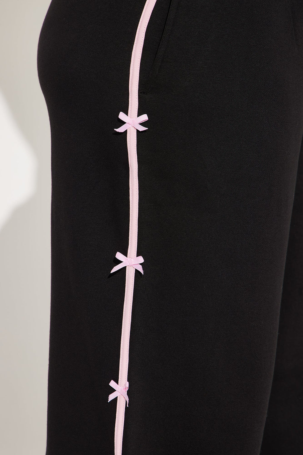 Sara Wide Leg Striped Fleece Pant - Black