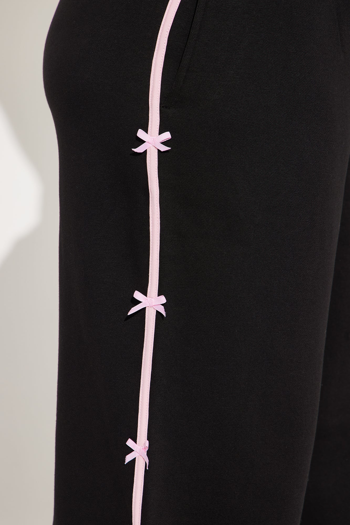 Sara Wide Leg Striped Fleece Pant - Black