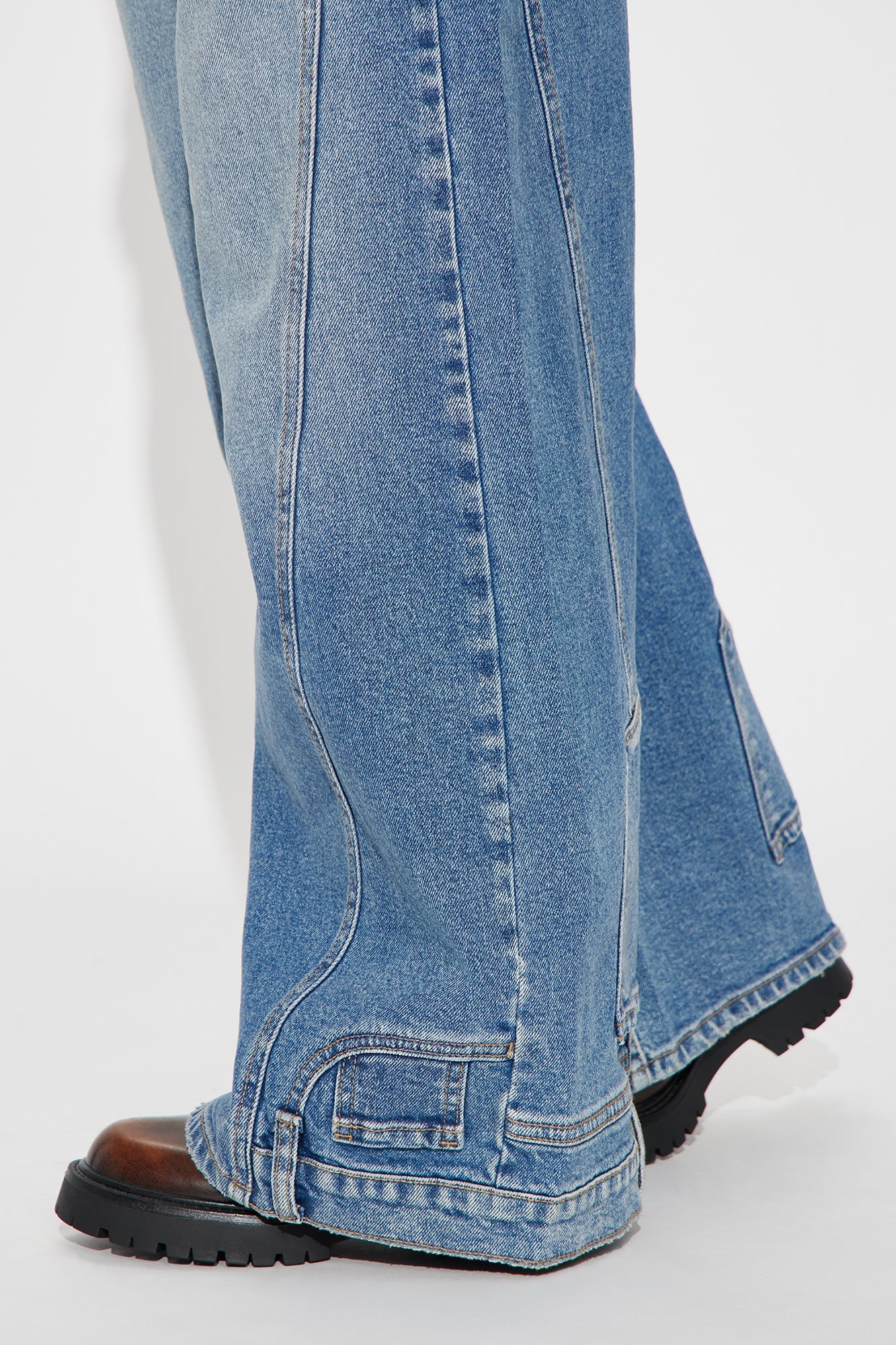 Zene Reconstructed Wide Leg Jeans - Medium Wash