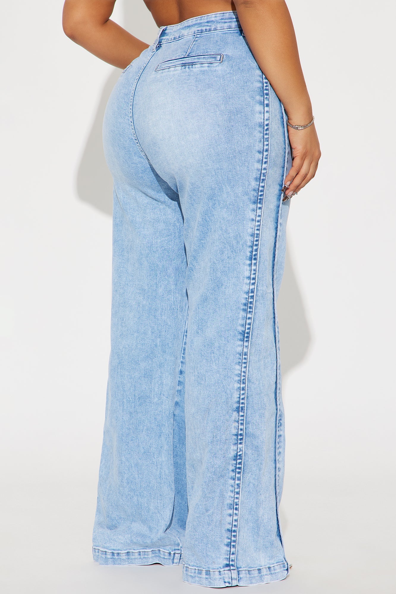 Already Moved On Stretch Wide Leg Jeans - Light Wash