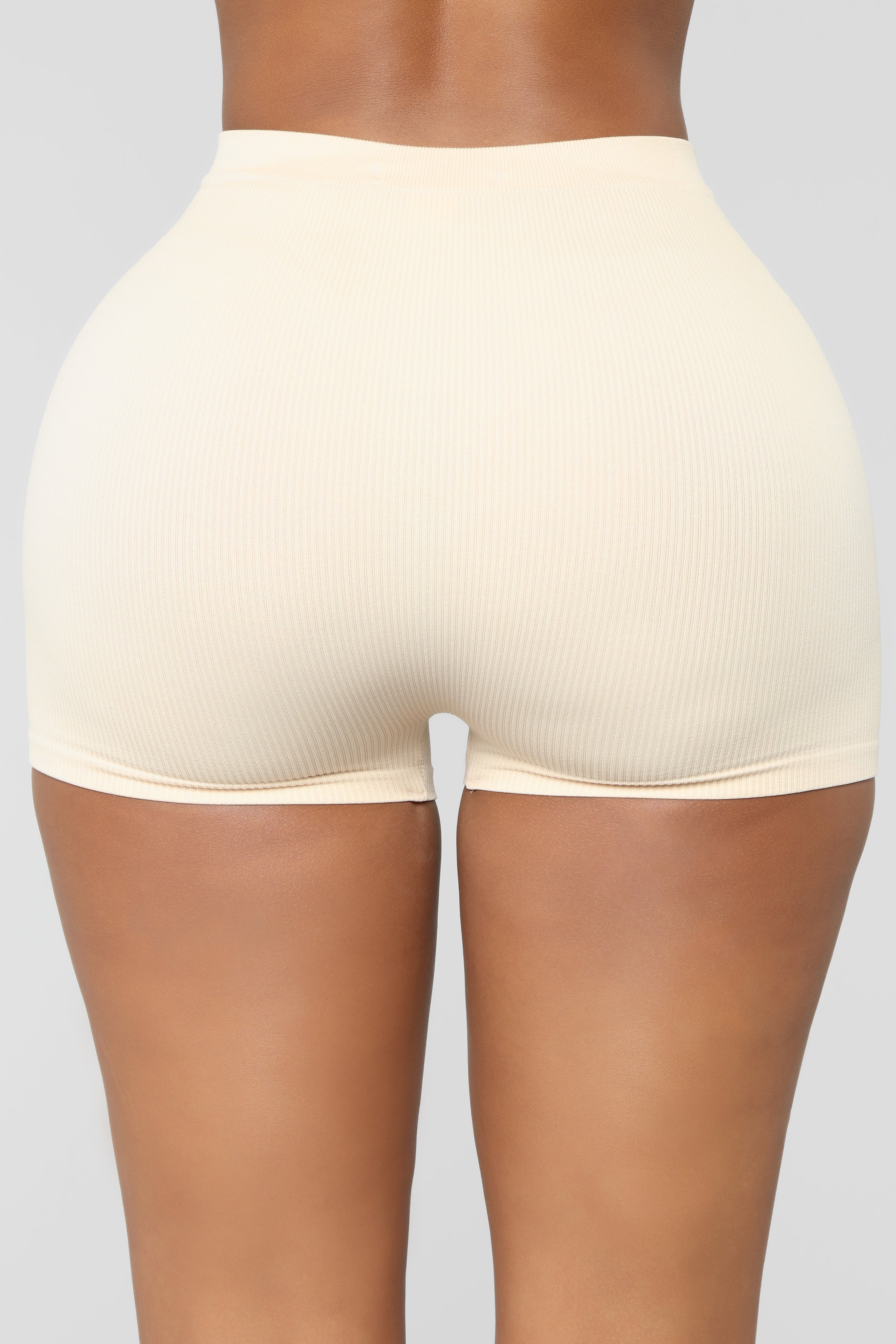 Uncomplicated Seamless Shorts - Nude