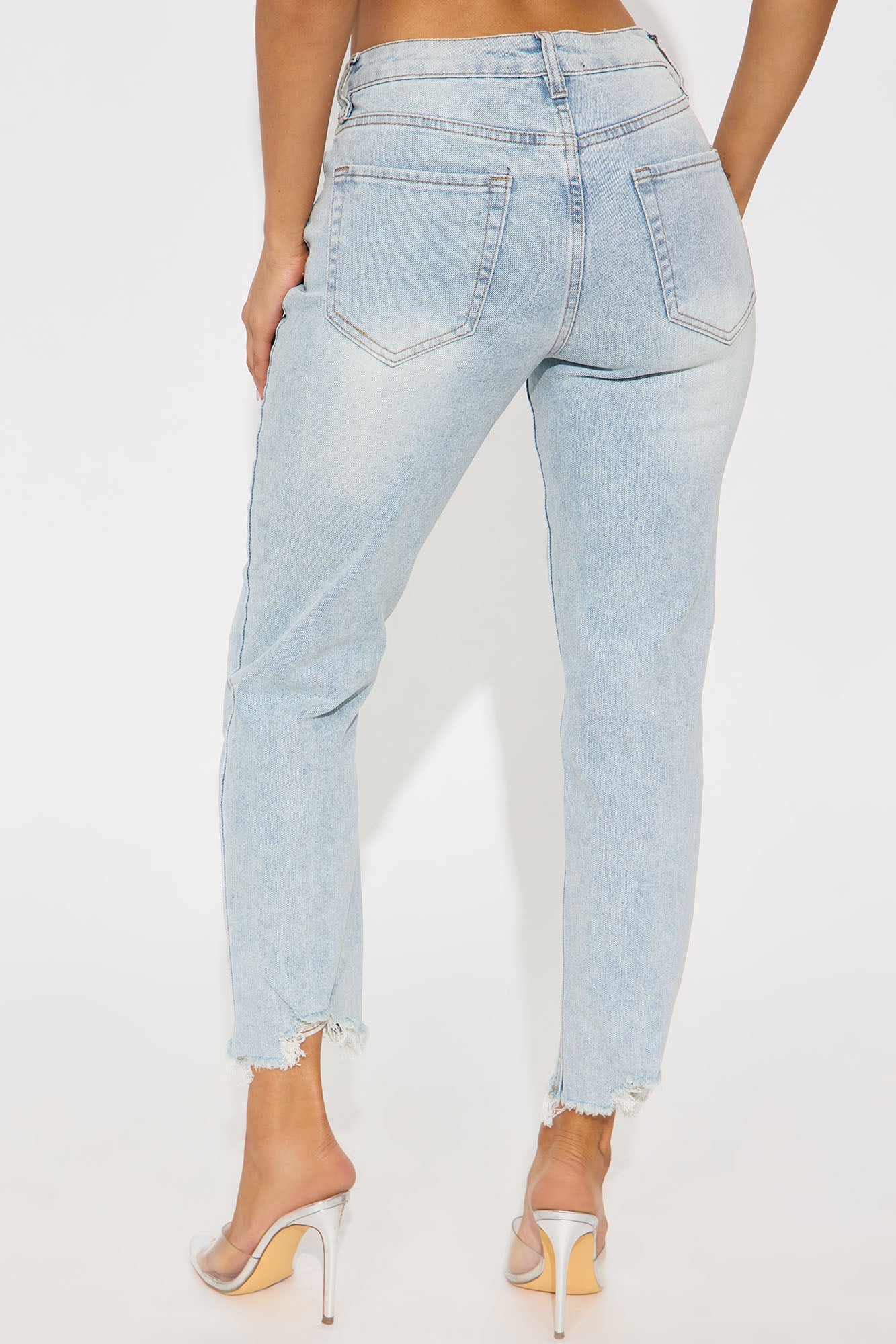 Time Out Crossover Distressed Vintage Ankle Jeans - Light Blue Wash