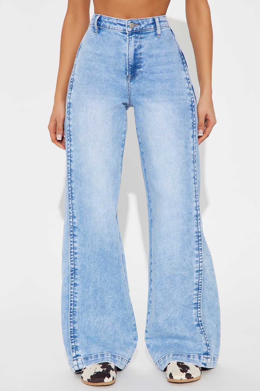Already Moved On Stretch Wide Leg Jeans - Light Wash
