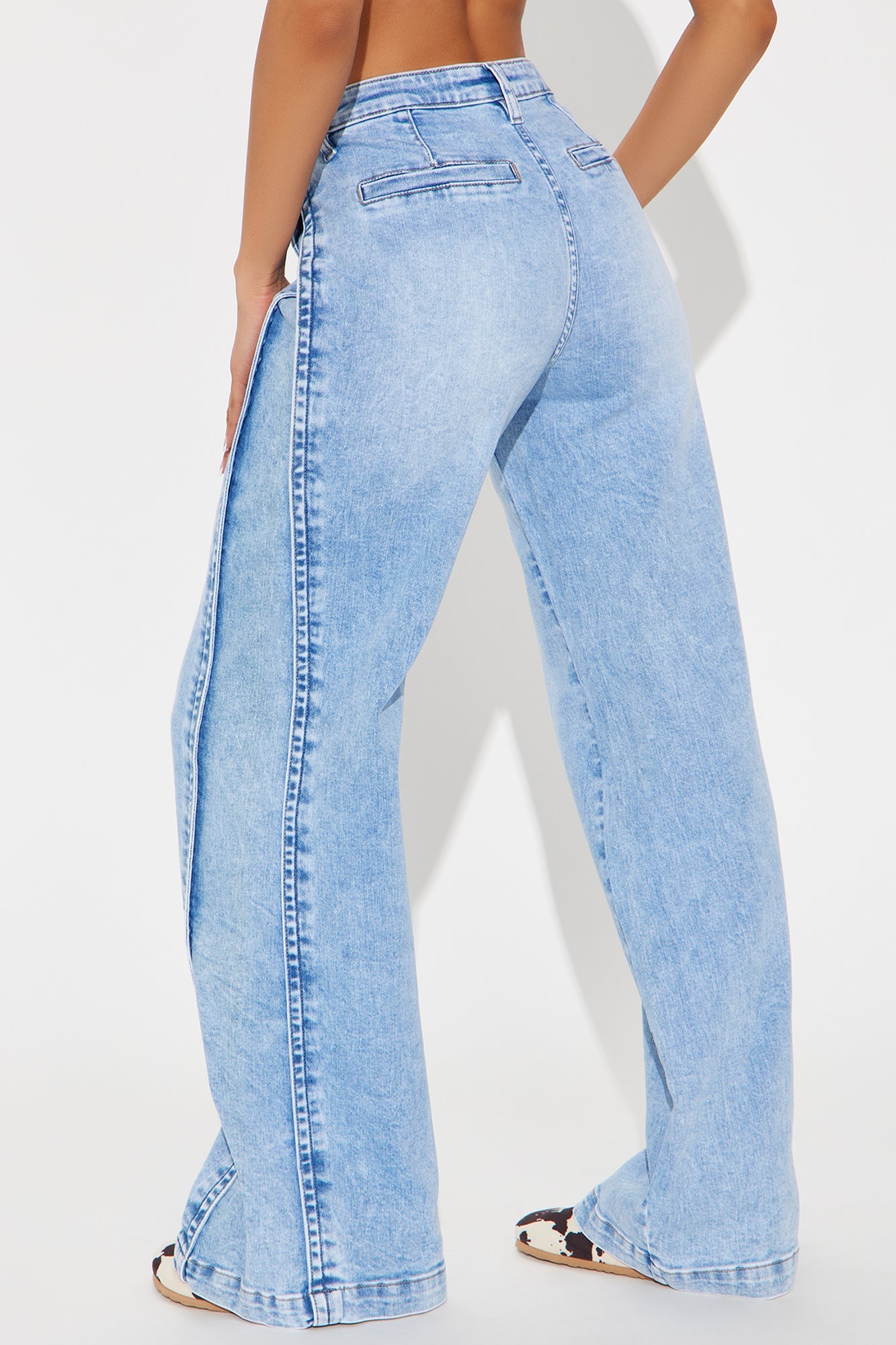 Already Moved On Stretch Wide Leg Jeans - Light Wash