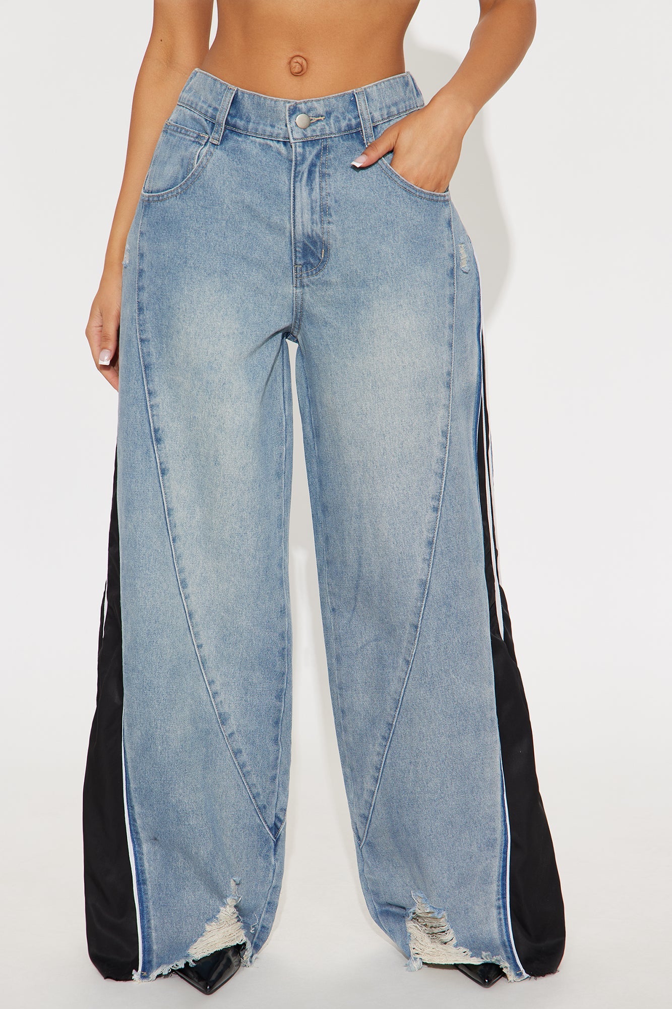 Shoot Your Shot Elastic Waistband Baggy Jeans - Medium Wash