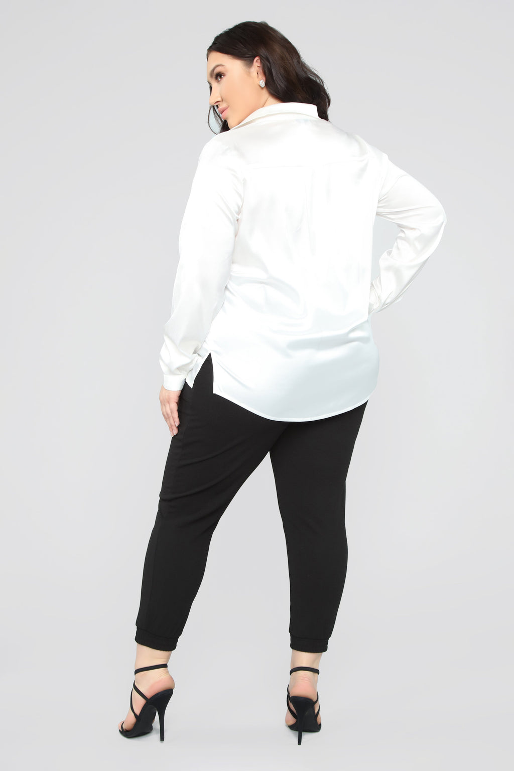 Smooth Talkin' Button Down Top - White