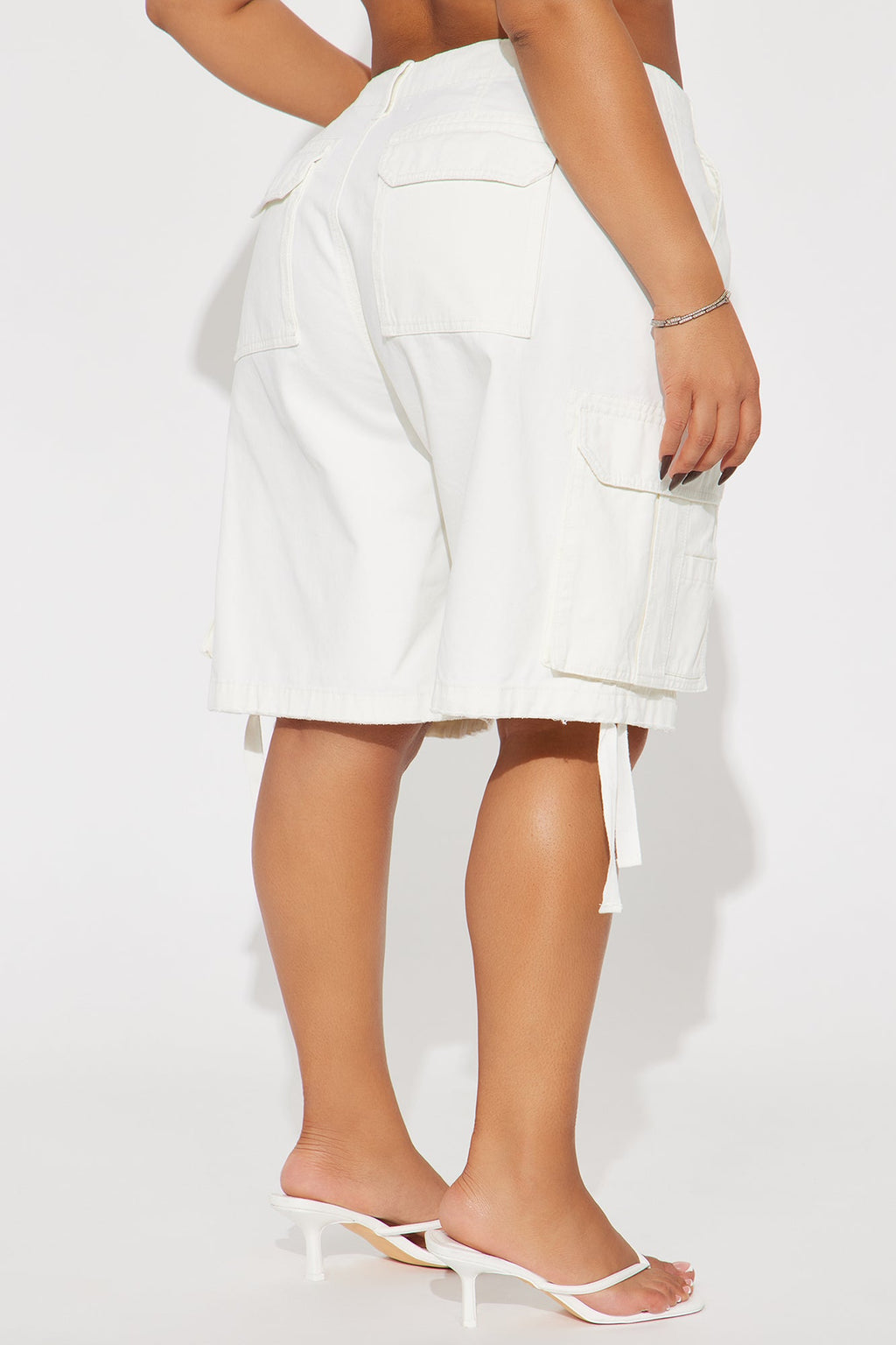 Onto Something Bermuda Short - White