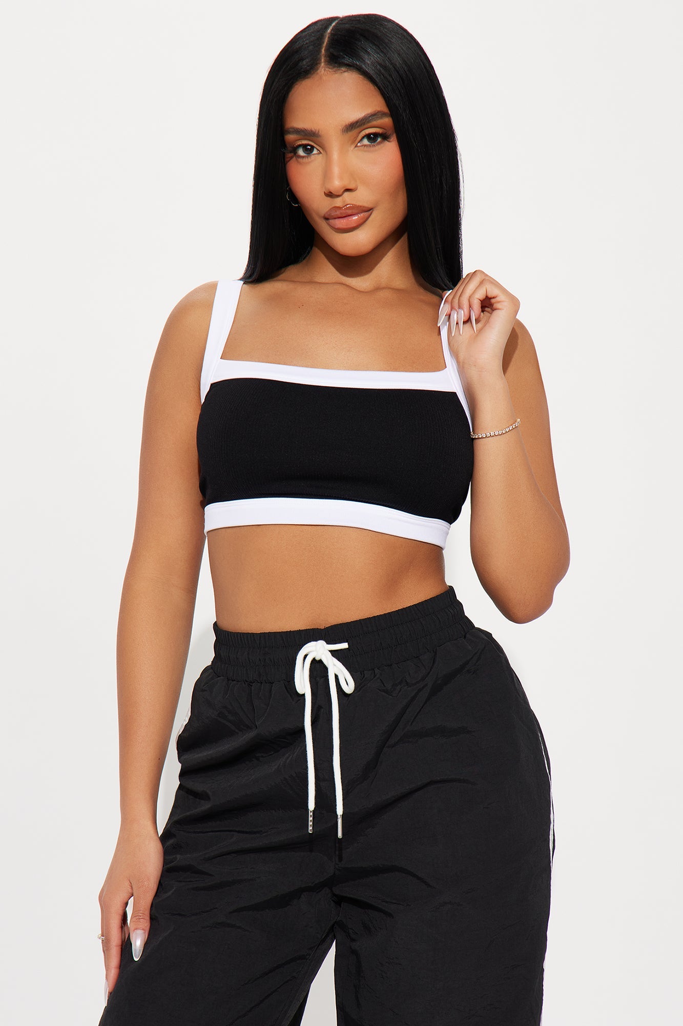 Nikki Seamless Cropped Tank - Black/White