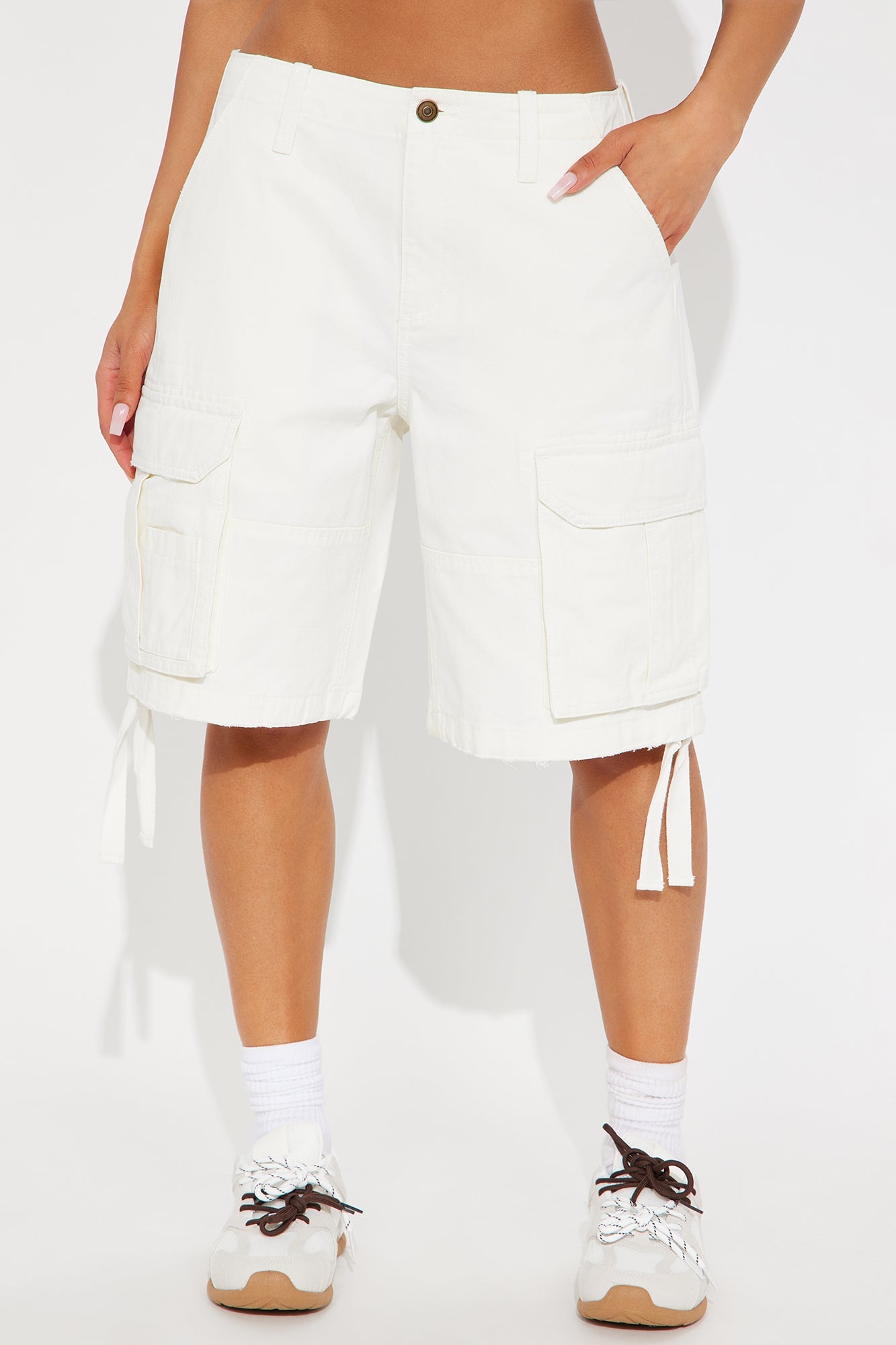 Onto Something Bermuda Short - White