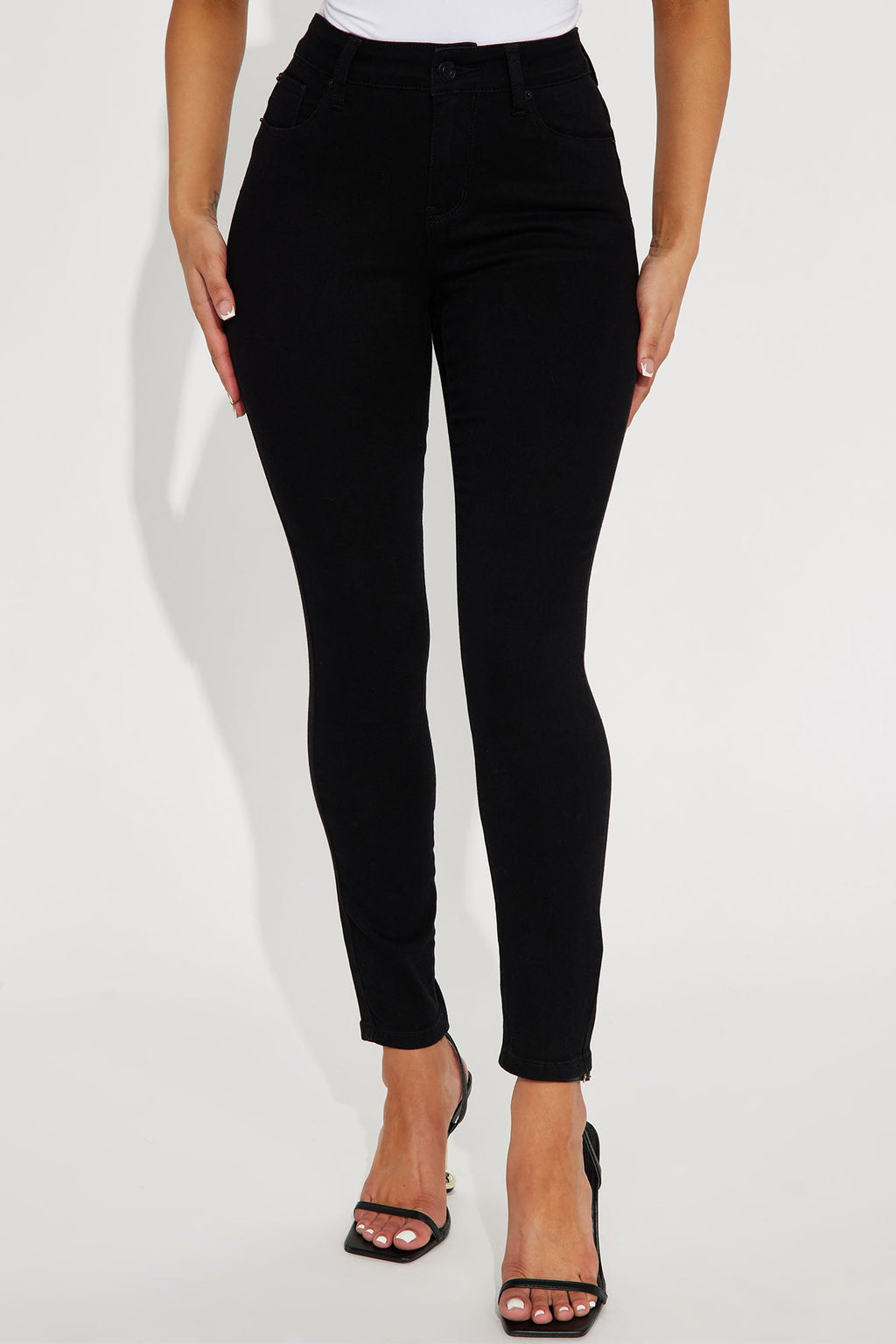 Can't Believe It! Booty Shaping Skinny Jeans - Black