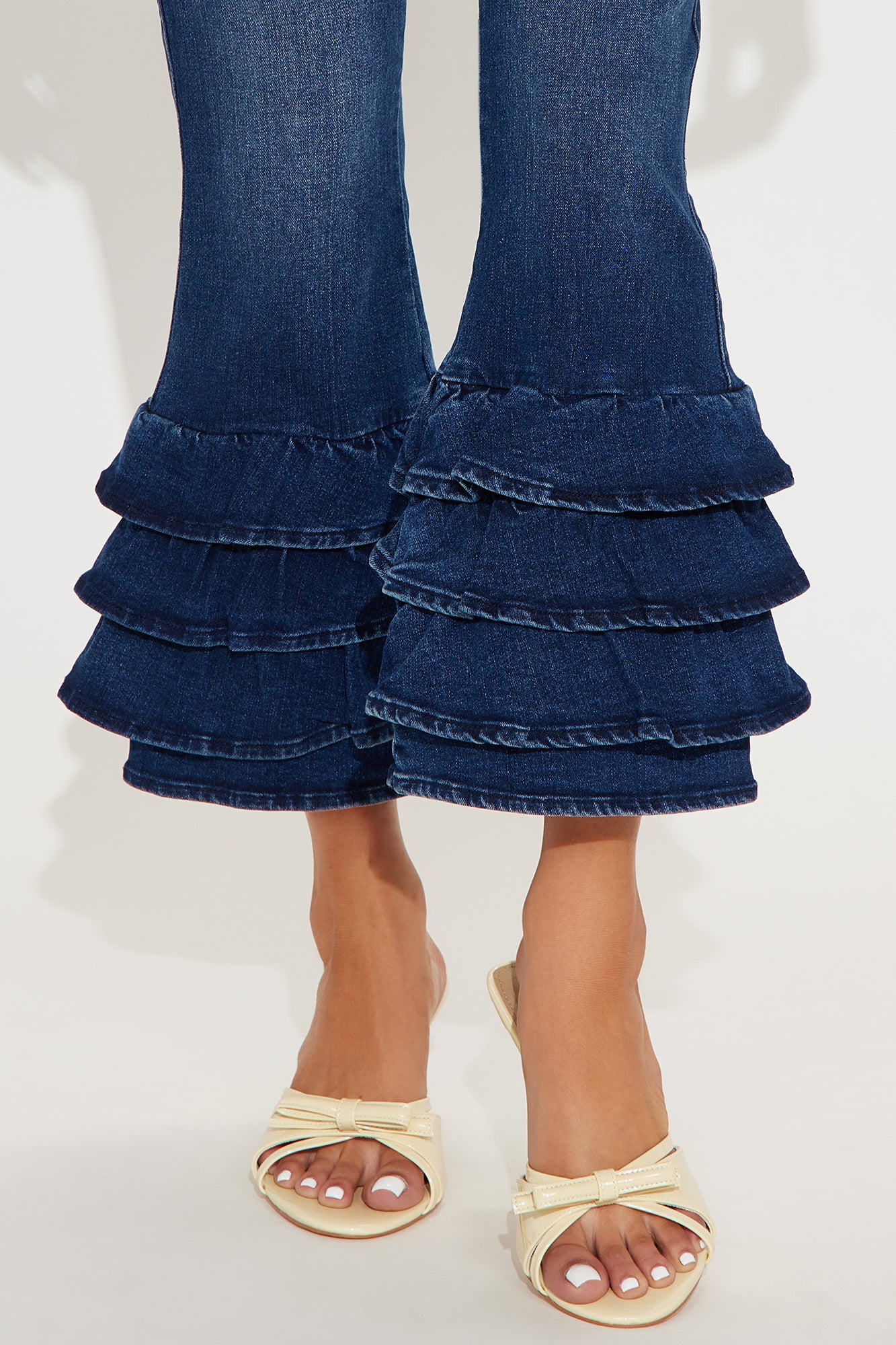 Gloria Ruffled Denim Capri Jeans - Dark Wash