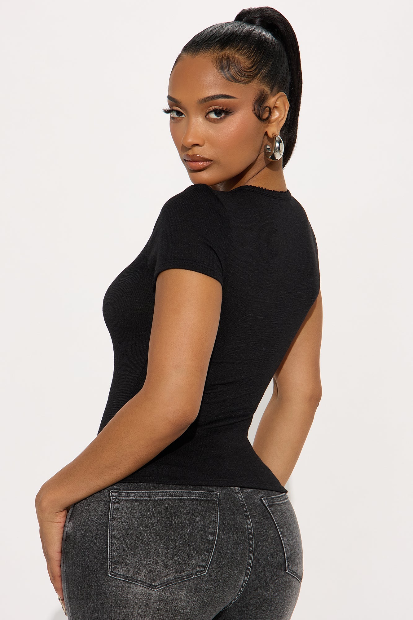 Journi Ribbed V-Neck Tee - Black