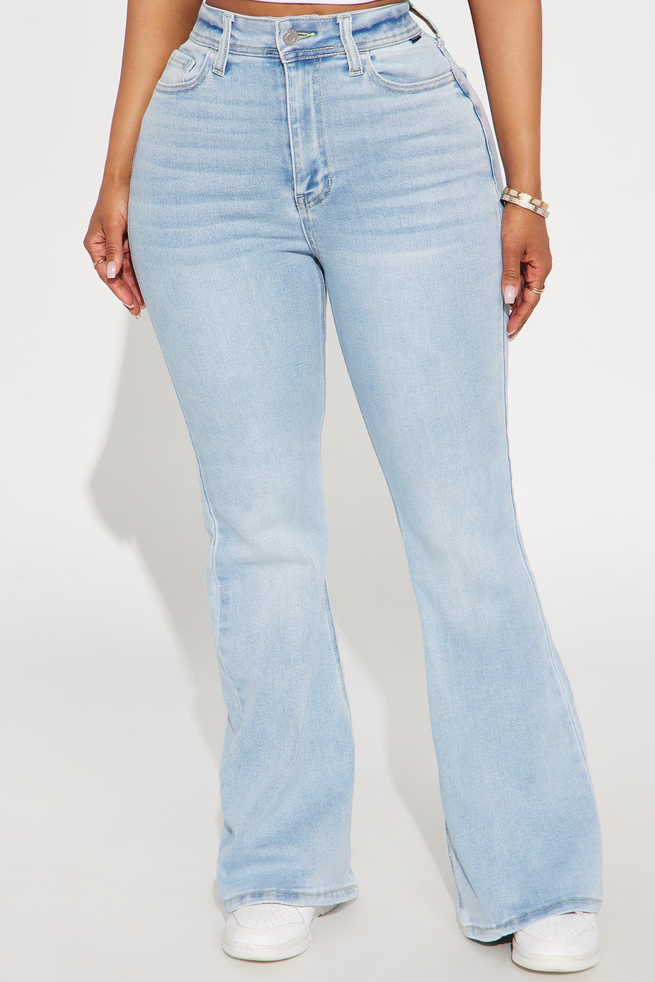 Cabo Flare Jeans - Light Wash