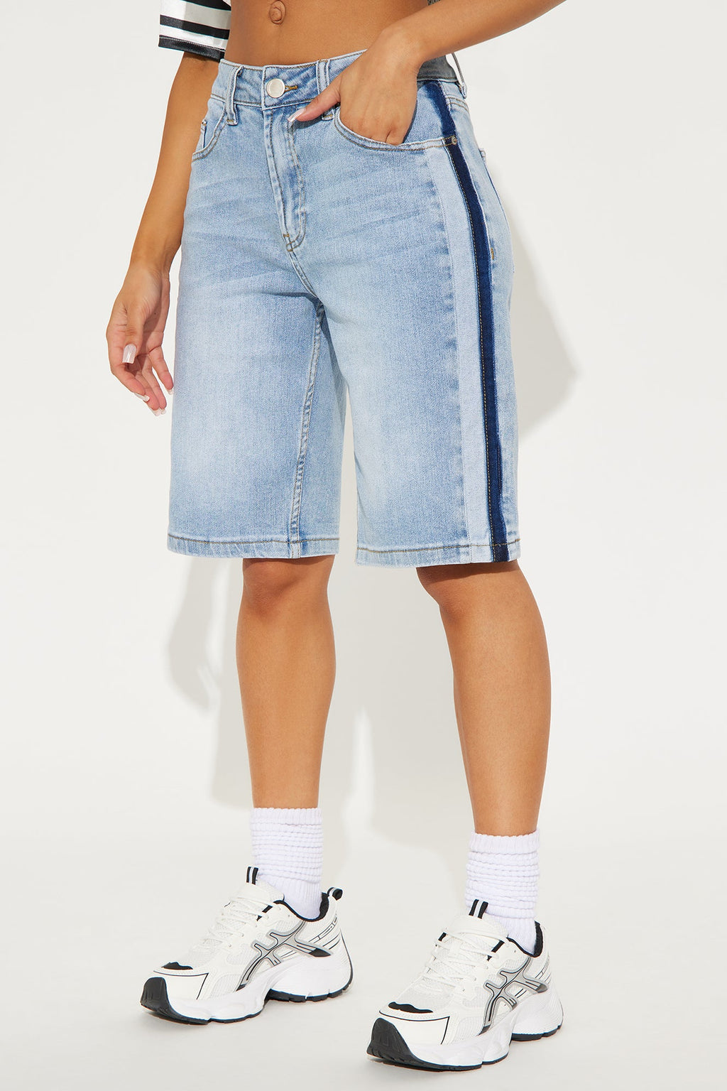 Right Now Two Tone Denim Jort - Light Wash