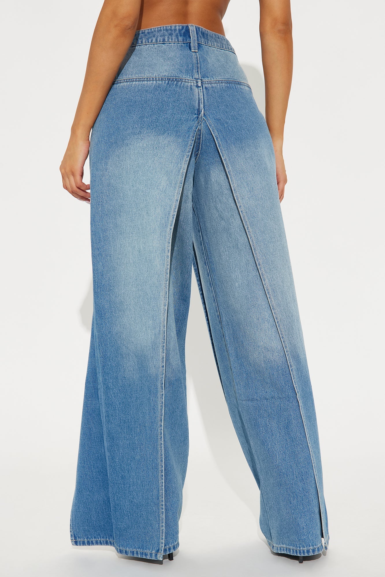 Under Deconstruction Loose Wide Leg Jeans - Medium Wash