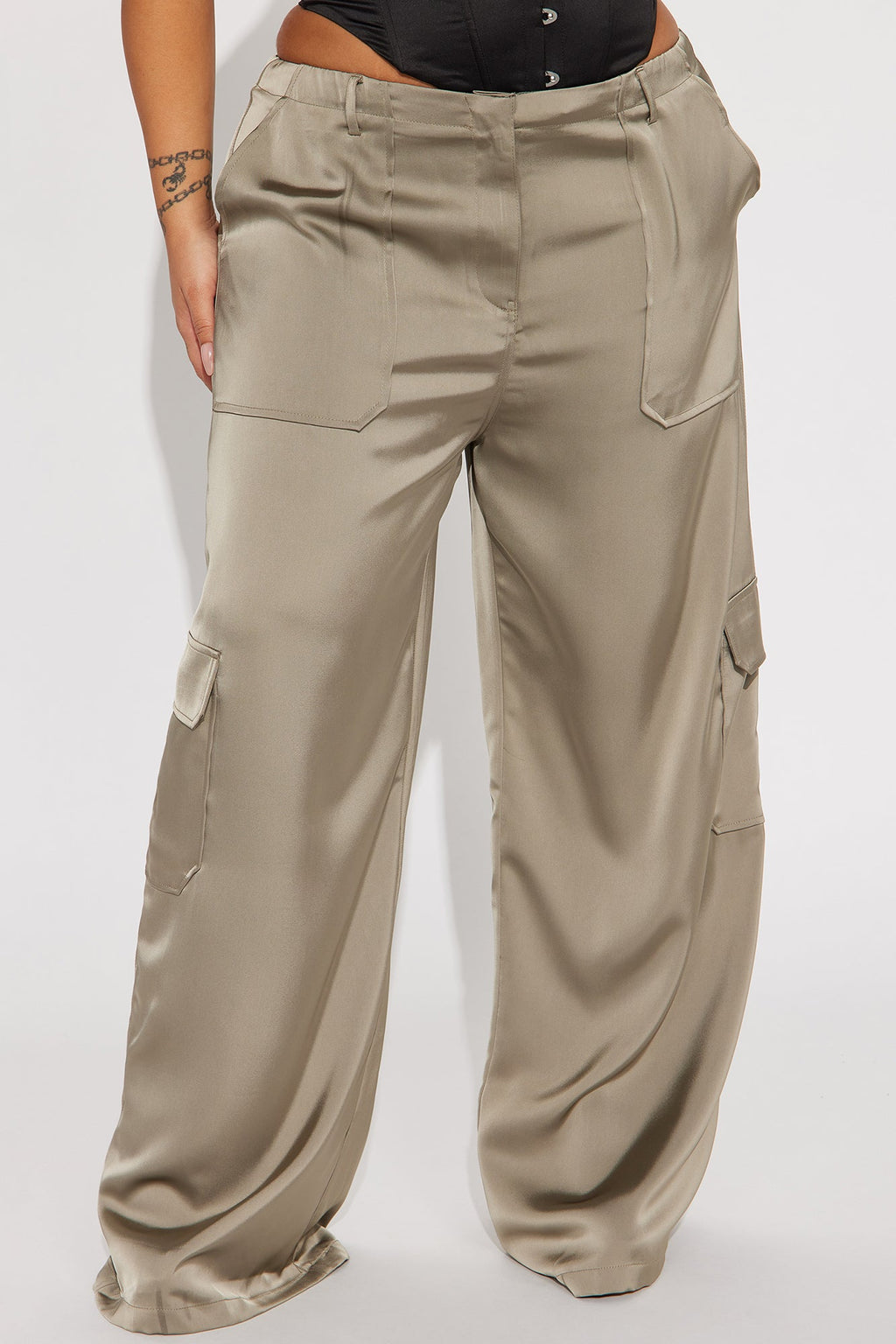 Pretty Girl Walk Satin Cargo Pant - Olive