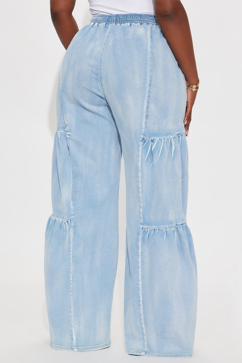 Tall Goin With The Flow Easy Fit Jeans - Light Wash