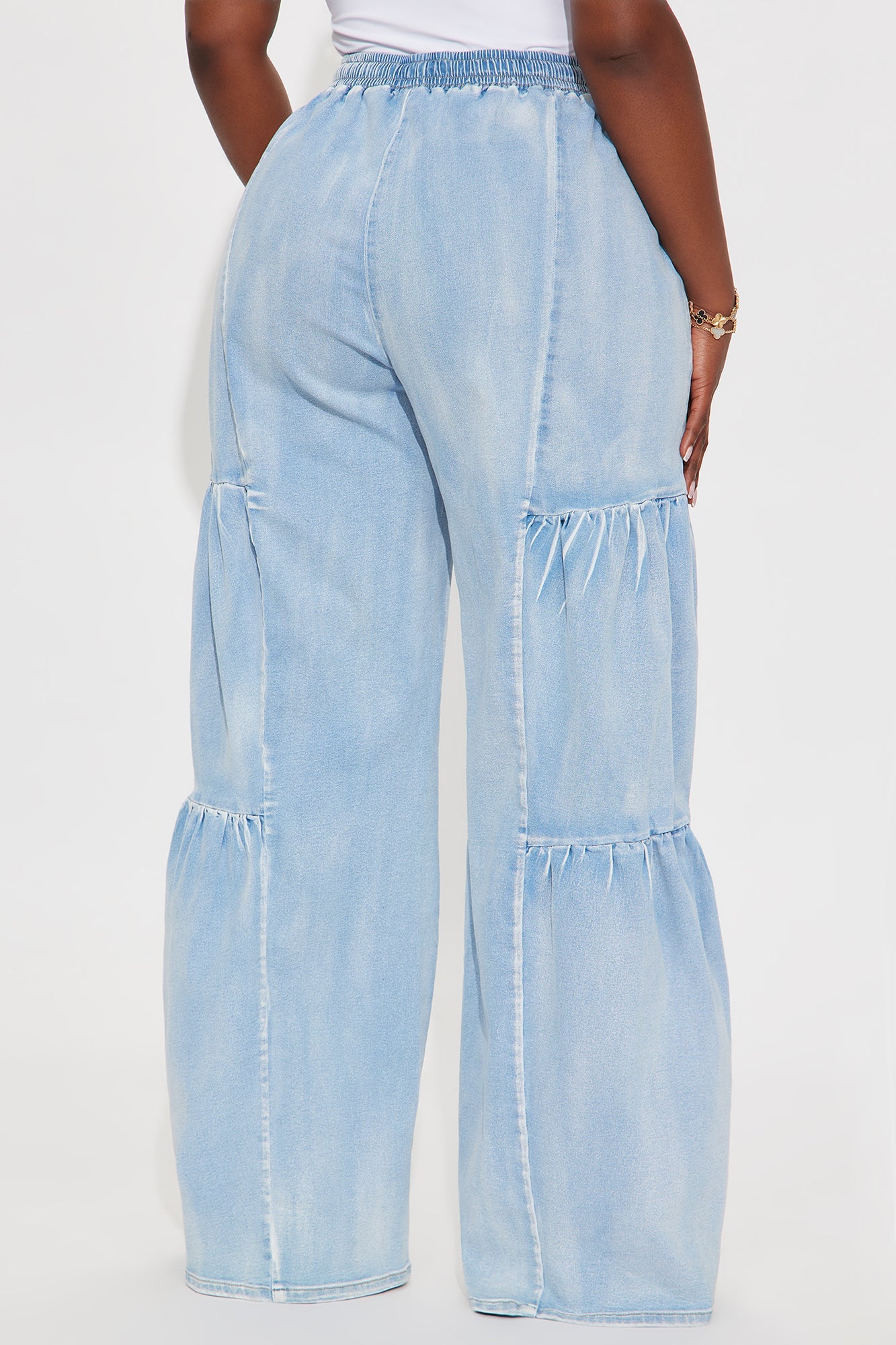 Tall Goin With The Flow Easy Fit Jeans - Light Wash