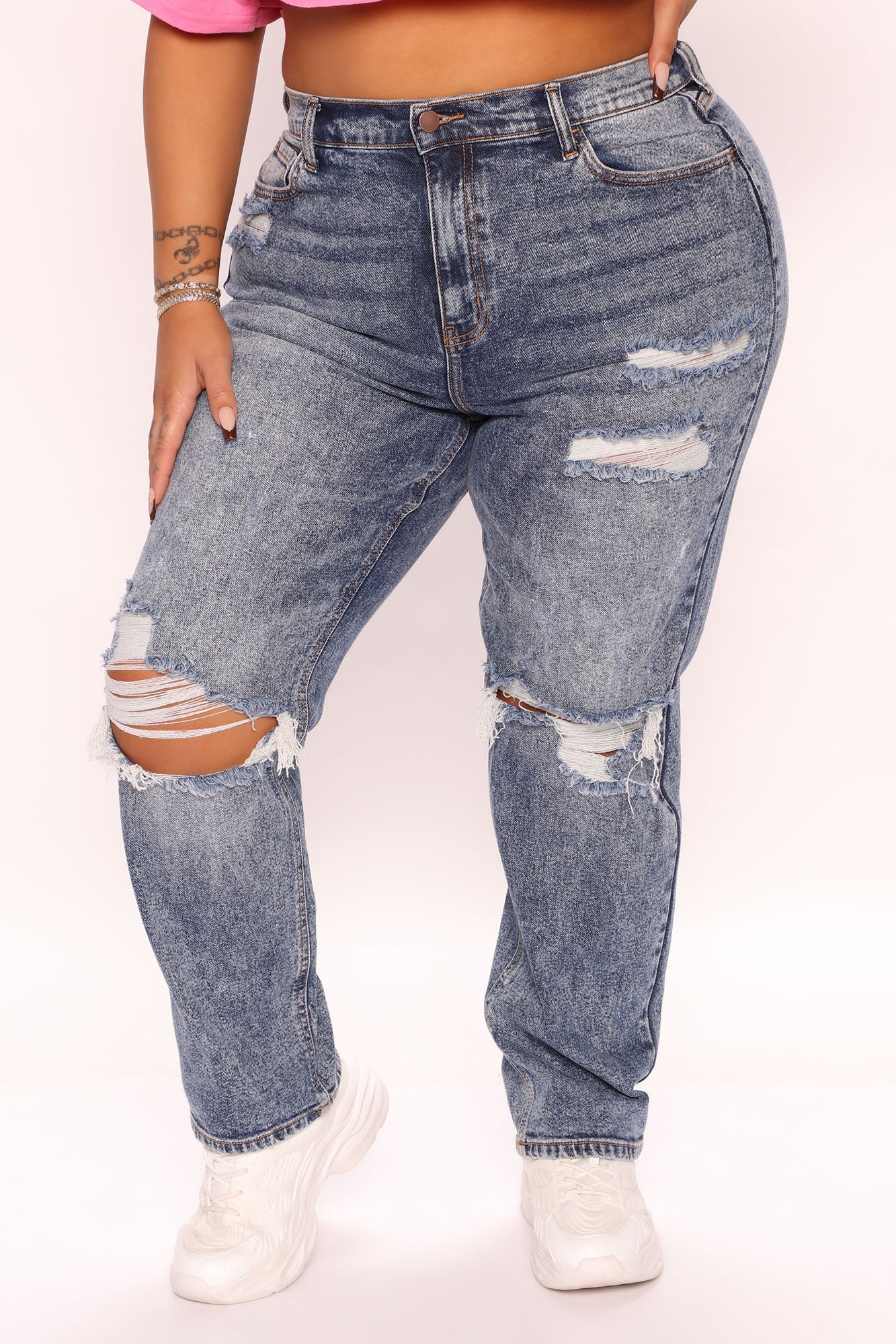 Go Off Boyfriend Distressed Jeans - Medium Blue Wash
