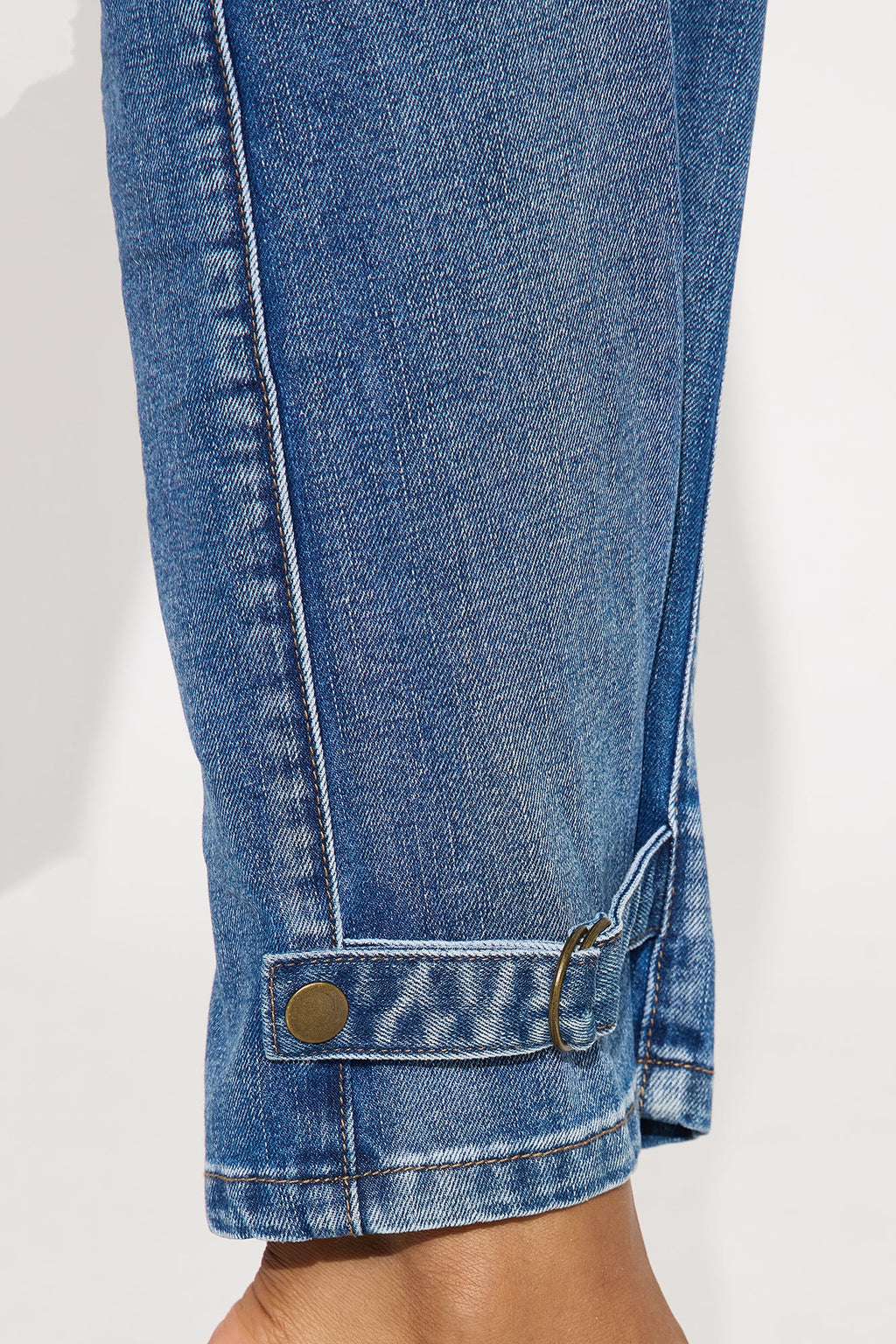 Amelia Loose Taper Leg Denim Jeans - Medium Wash