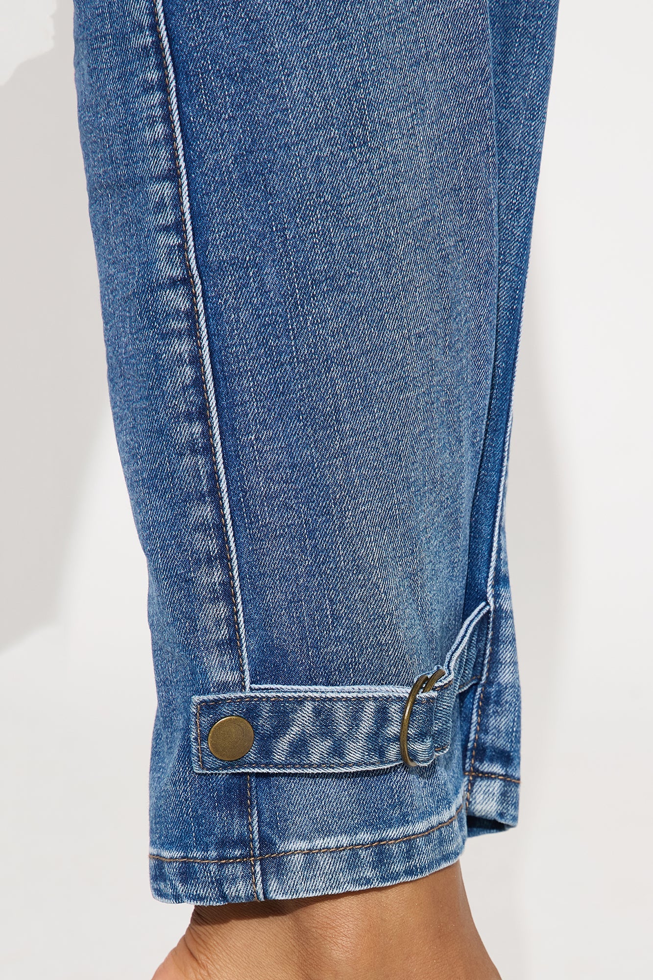 Amelia Loose Taper Leg Denim Jeans - Medium Wash