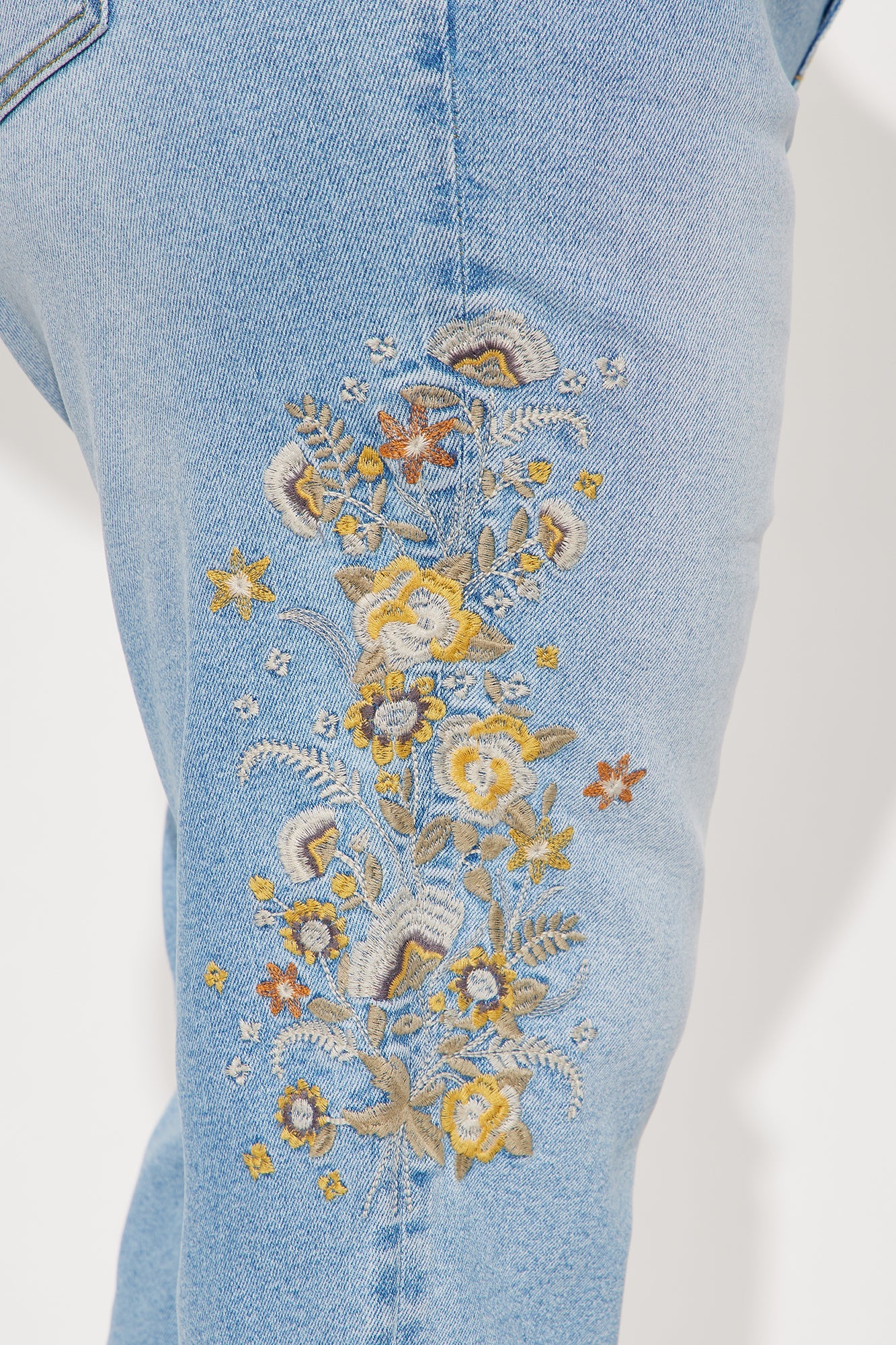 Midsummer Embroidered Capri Skinny Jeans - Light Blue Wash