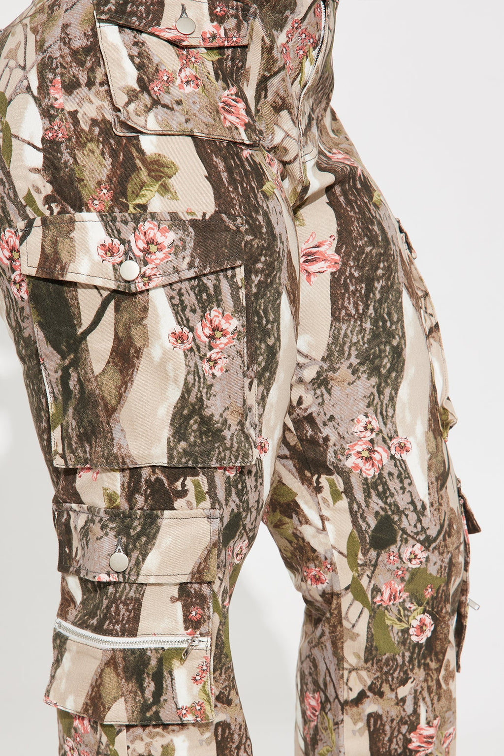 Tall By A Long Shot Floral Camo Stretch Cargo Jeans - Taupe/combo