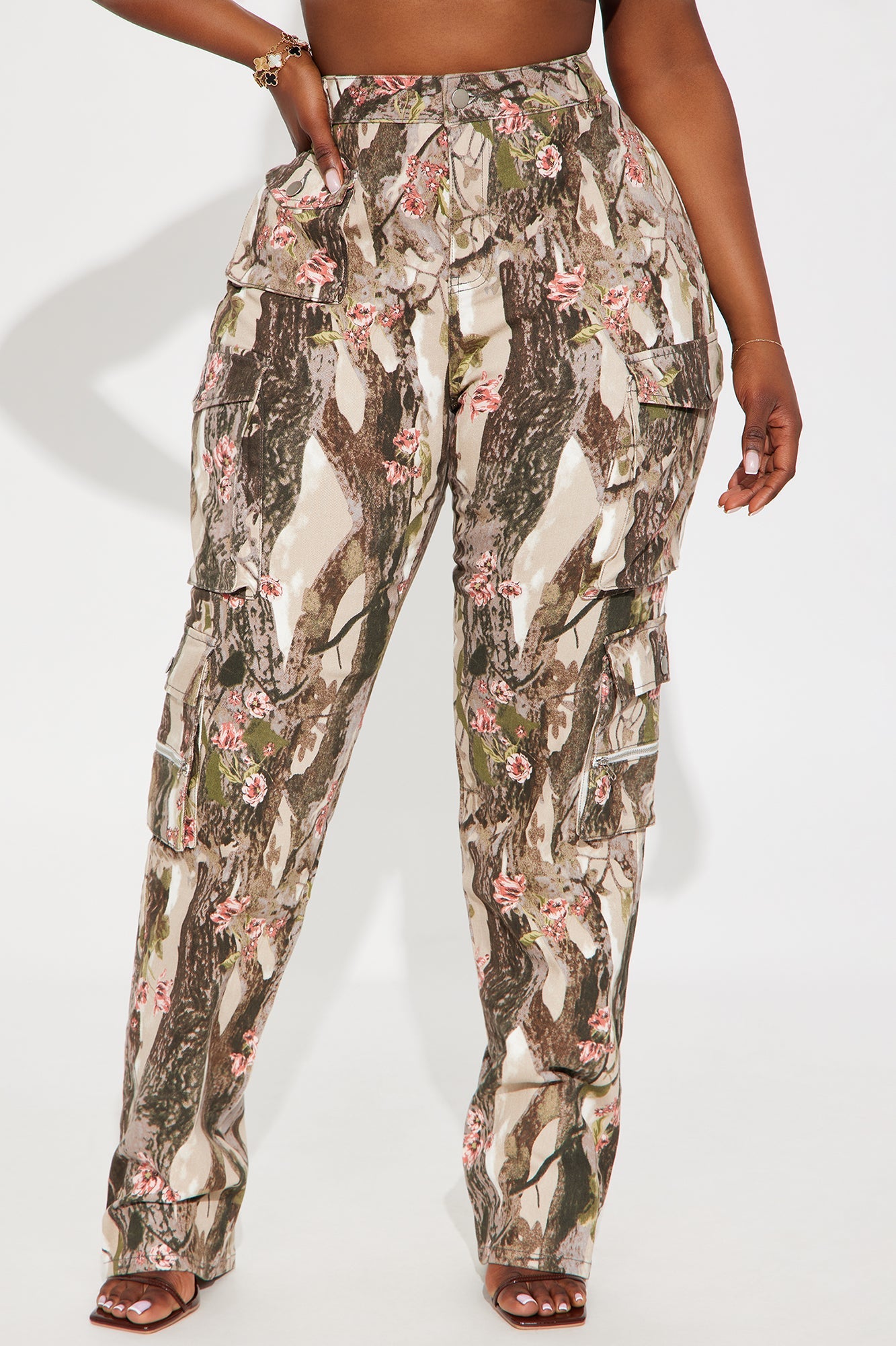 Tall By A Long Shot Floral Camo Stretch Cargo Jeans - Taupe/combo