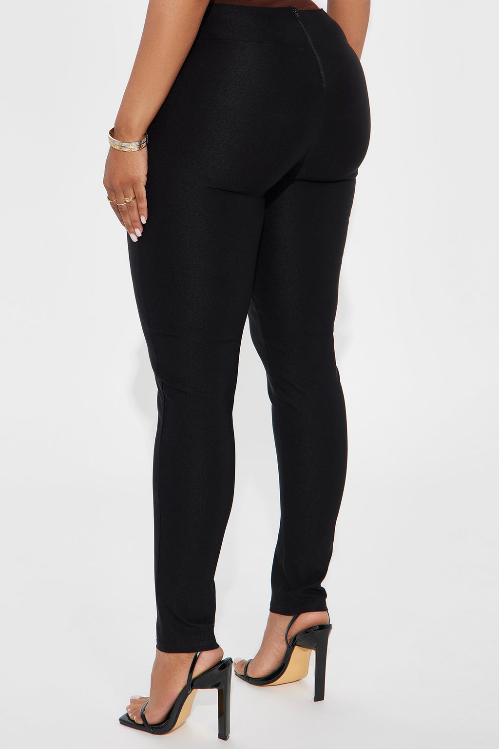 No Comparison Millennium Skinny Pant - Black