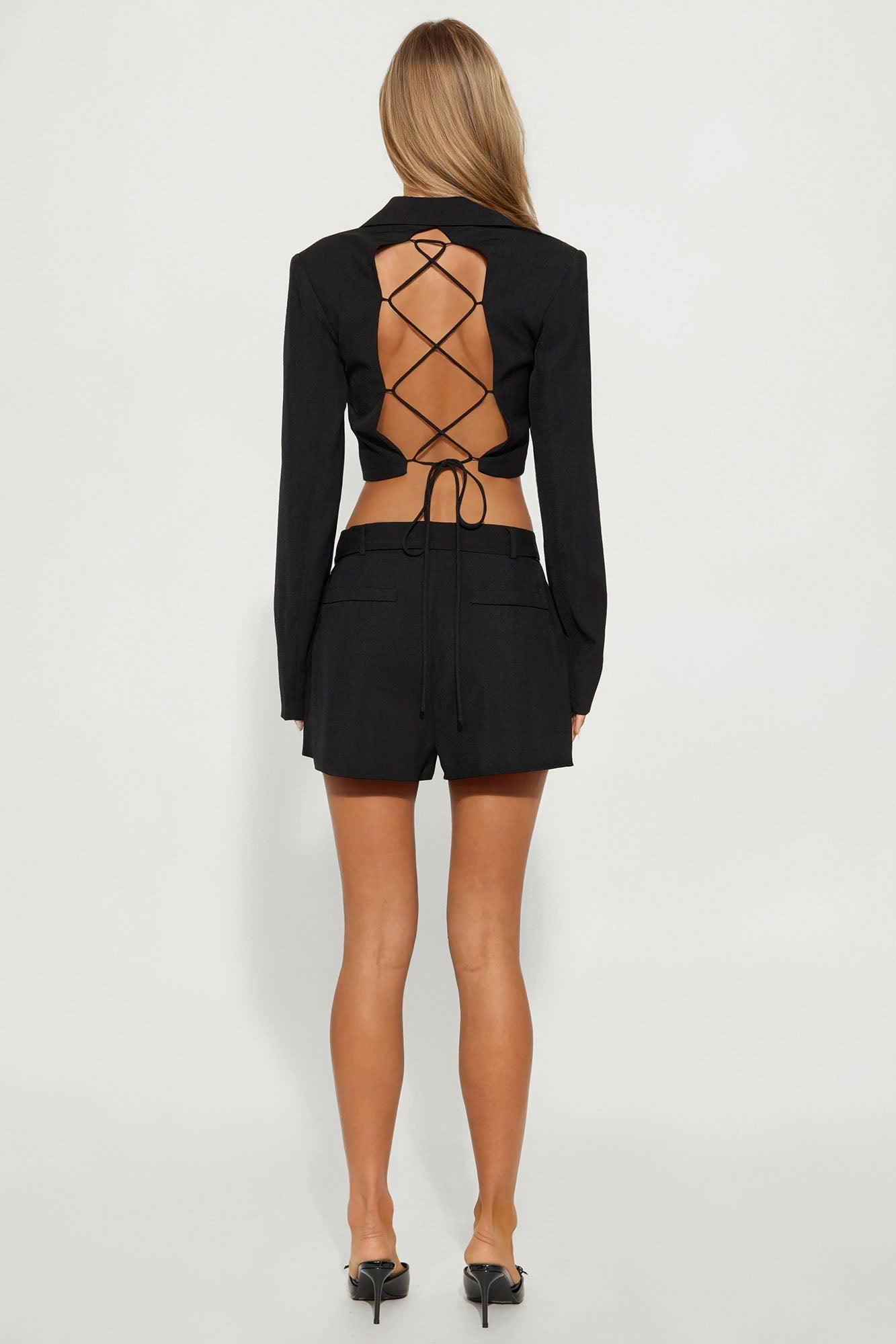 Pretty Business Cropped Blazer - Black