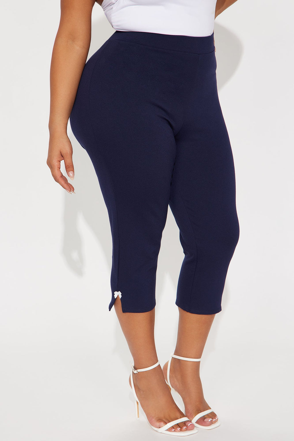 Take A Bow Capri Legging - Navy