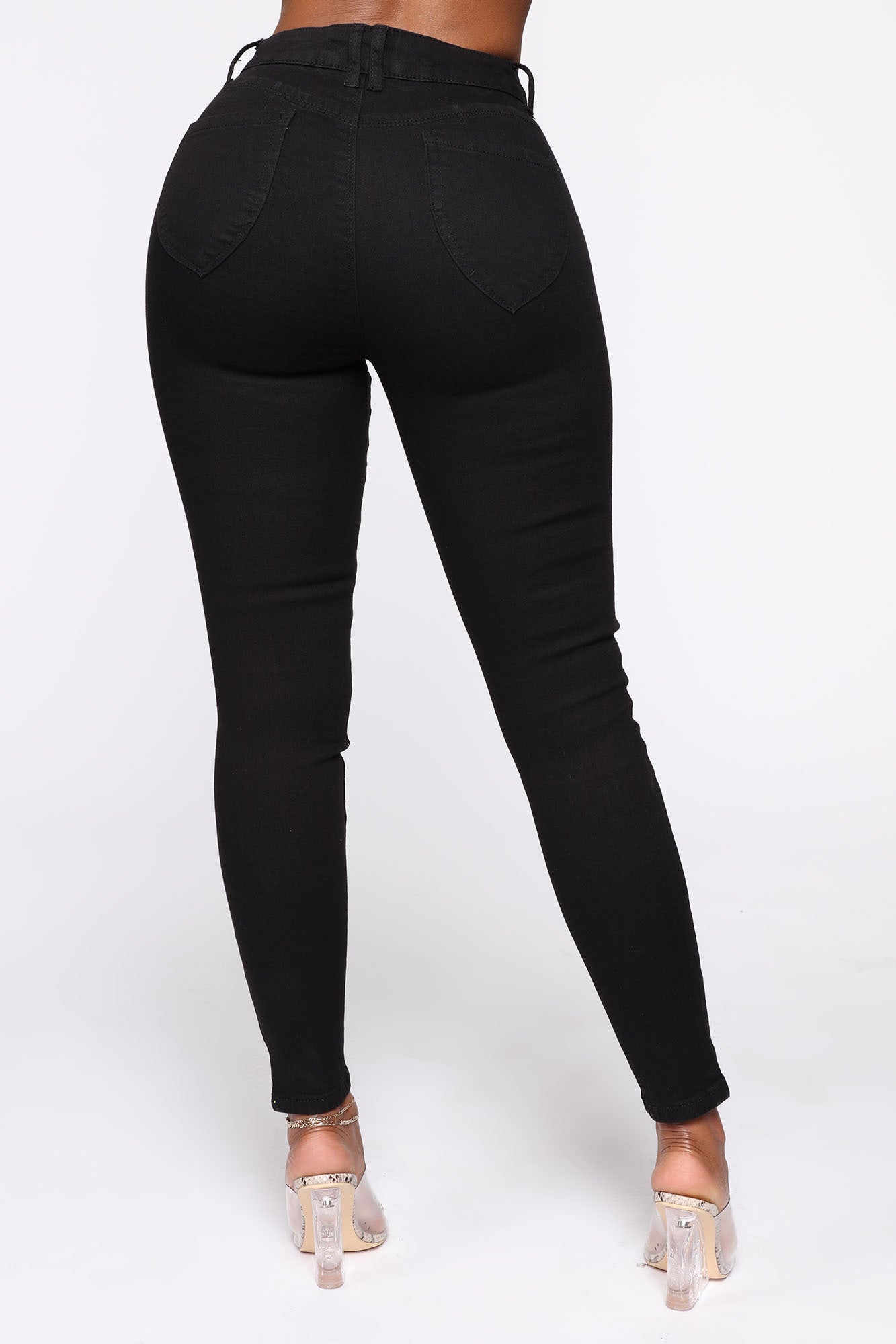 Can't Believe It! Booty Shaping Skinny Jeans - Black