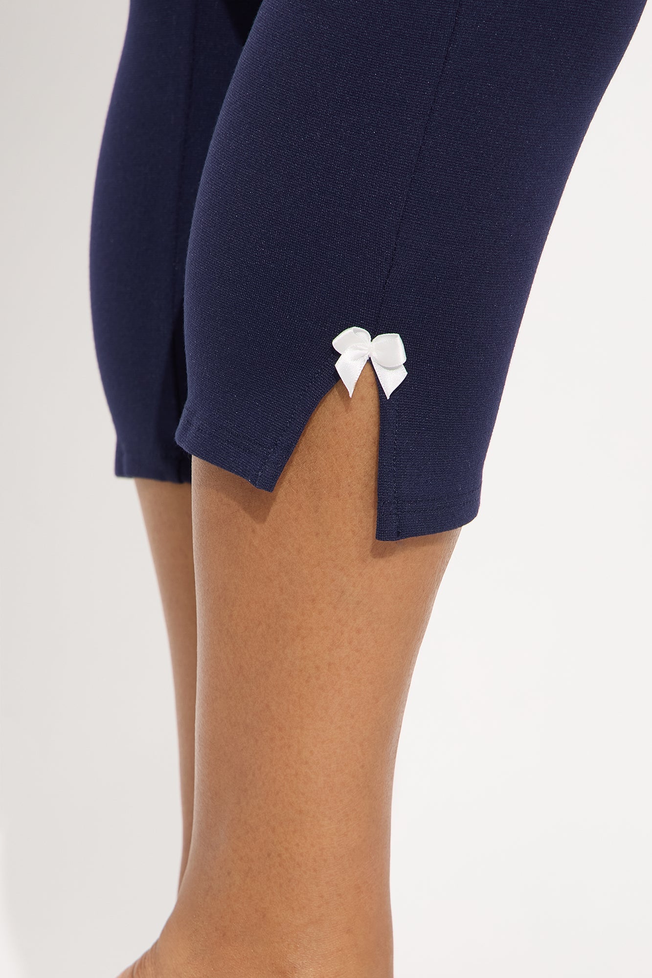 Take A Bow Capri Legging - Navy