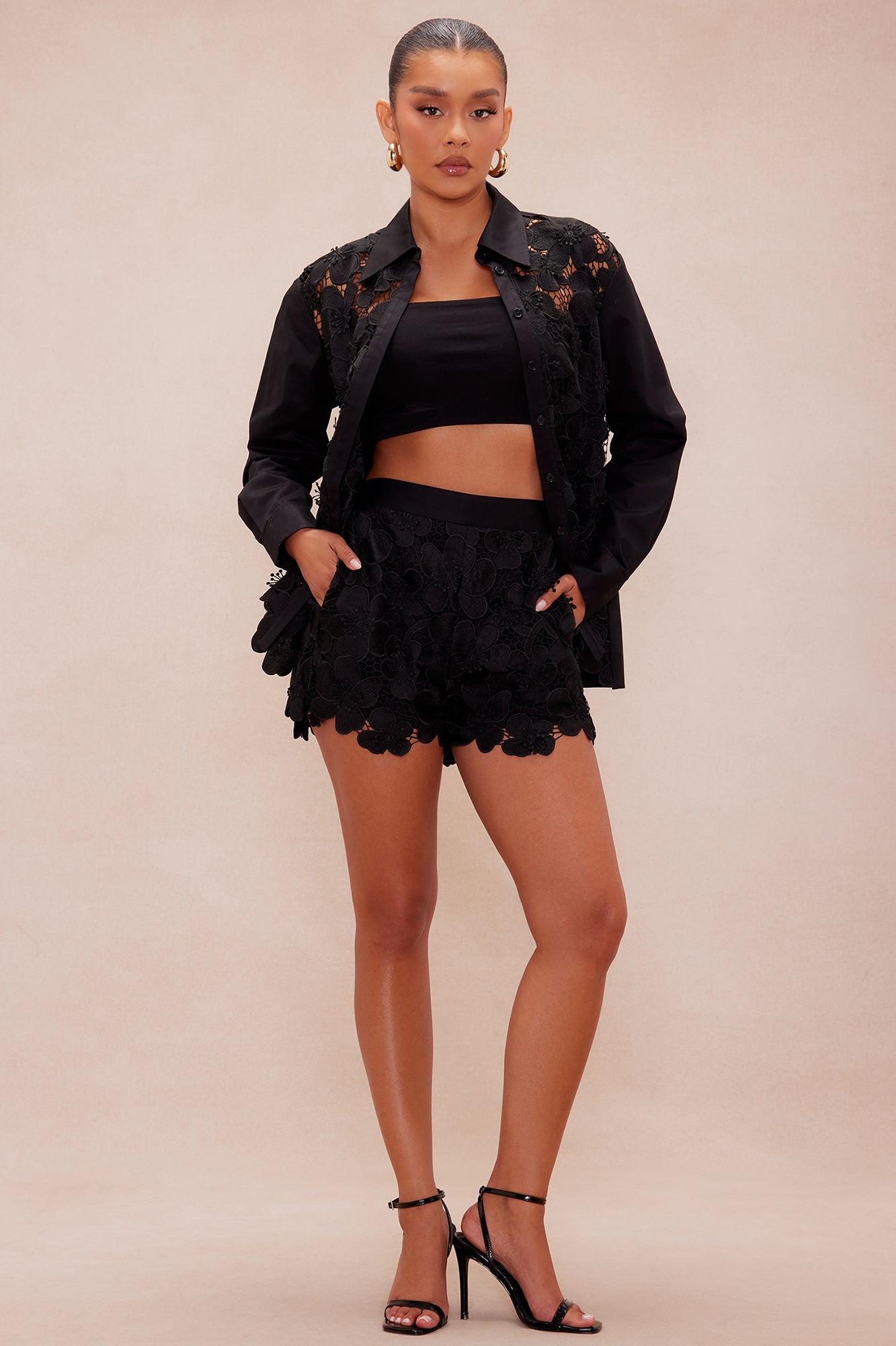 Iris Embroidered Short - Black