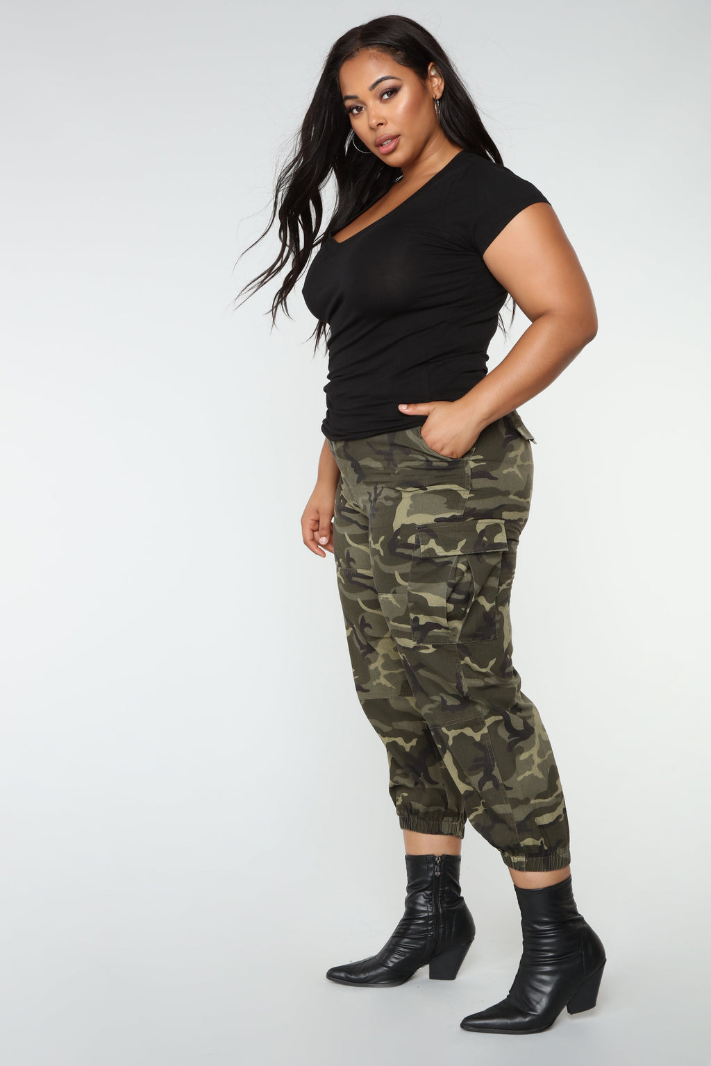 Carla Basic V Tee - Black