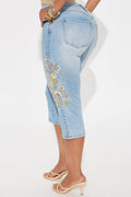 Midsummer Embroidered Capri Skinny Jeans - Light Blue Wash
