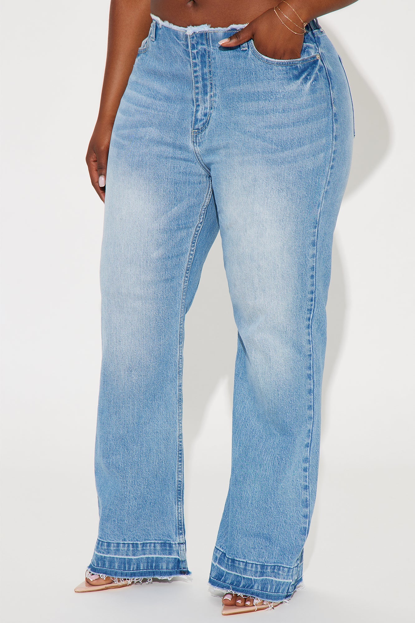 Need To Know Stretch Bootcut Jeans - Medium Wash