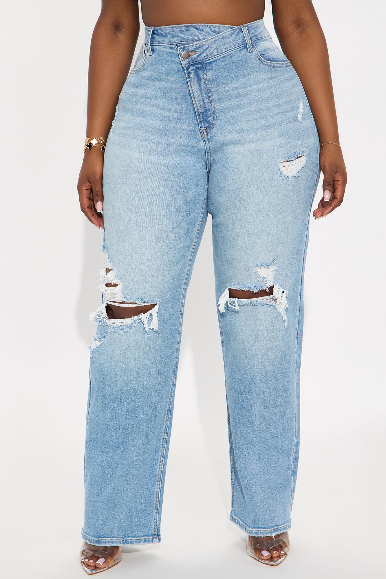Iconic Crossover Straight Leg Jeans - Light Wash